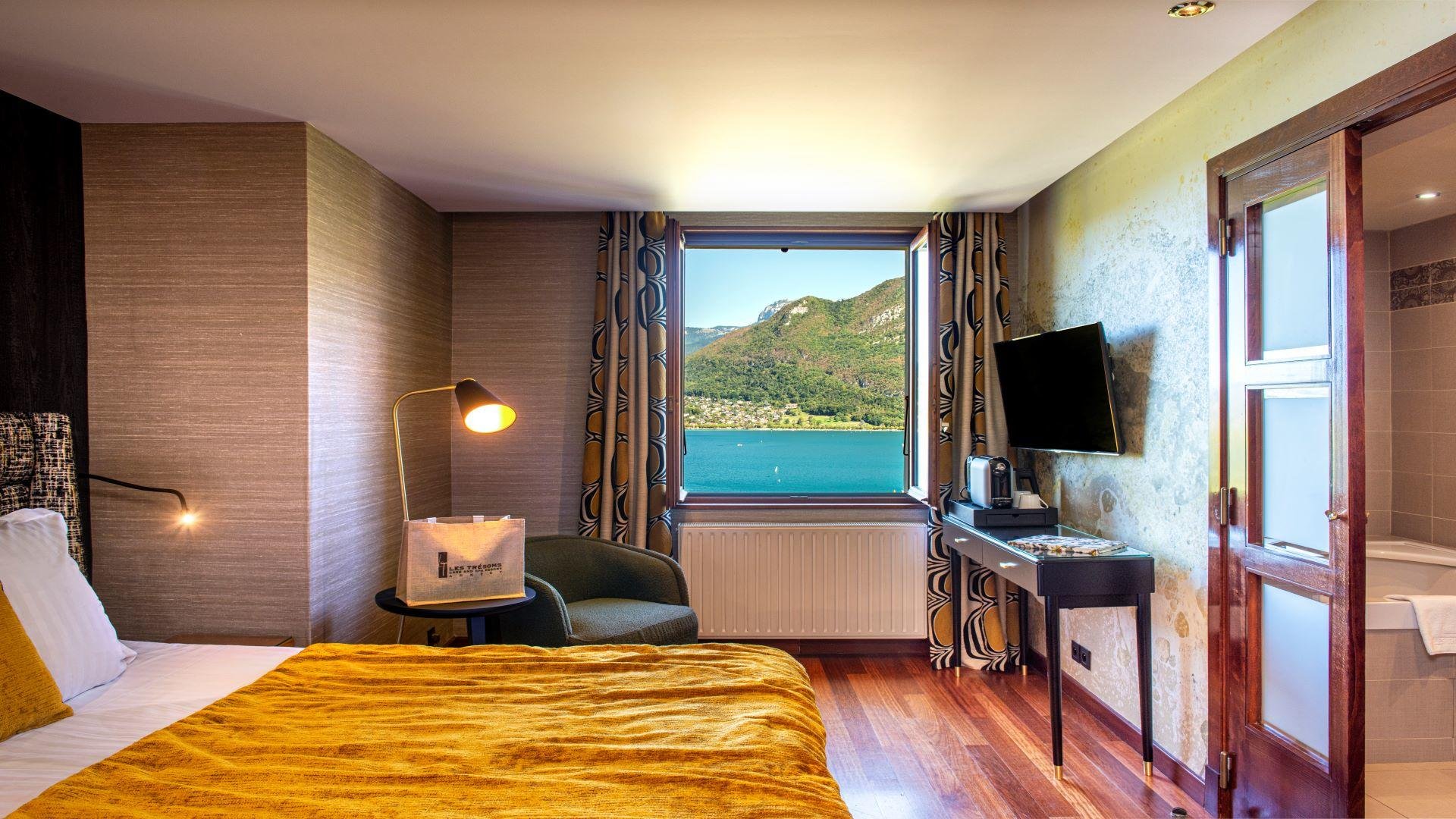 Les Tresoms Lake & Spa Resort Elegance Room