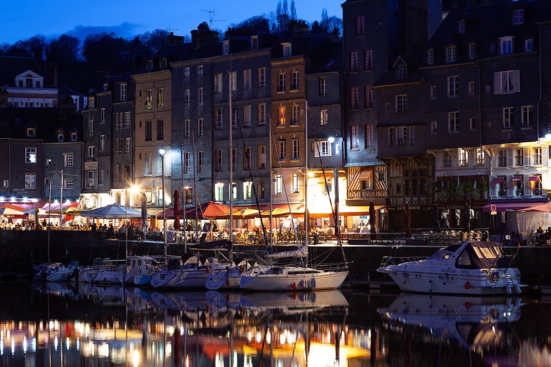 0166d609-52b2-4c3d-8a40-b116a1c2fb00