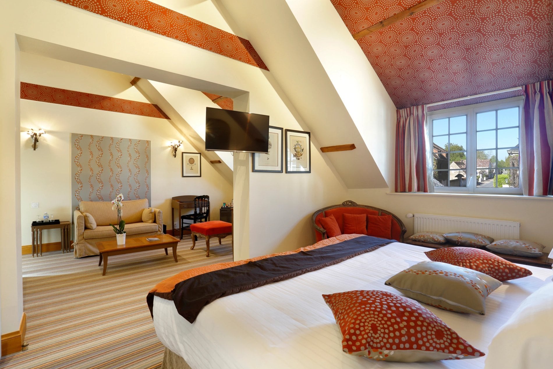 01cb8a24-be5b-42d1-8031-e502484b261a