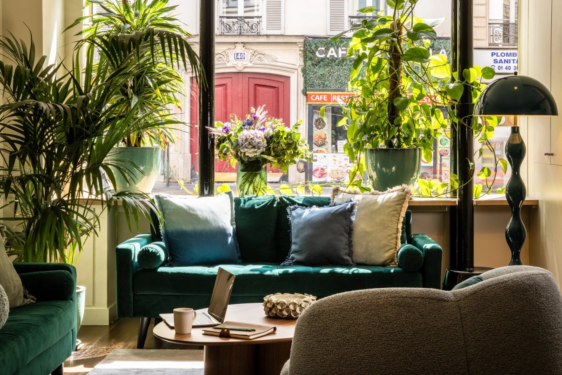 Hôtel Midnight Réception Lobby