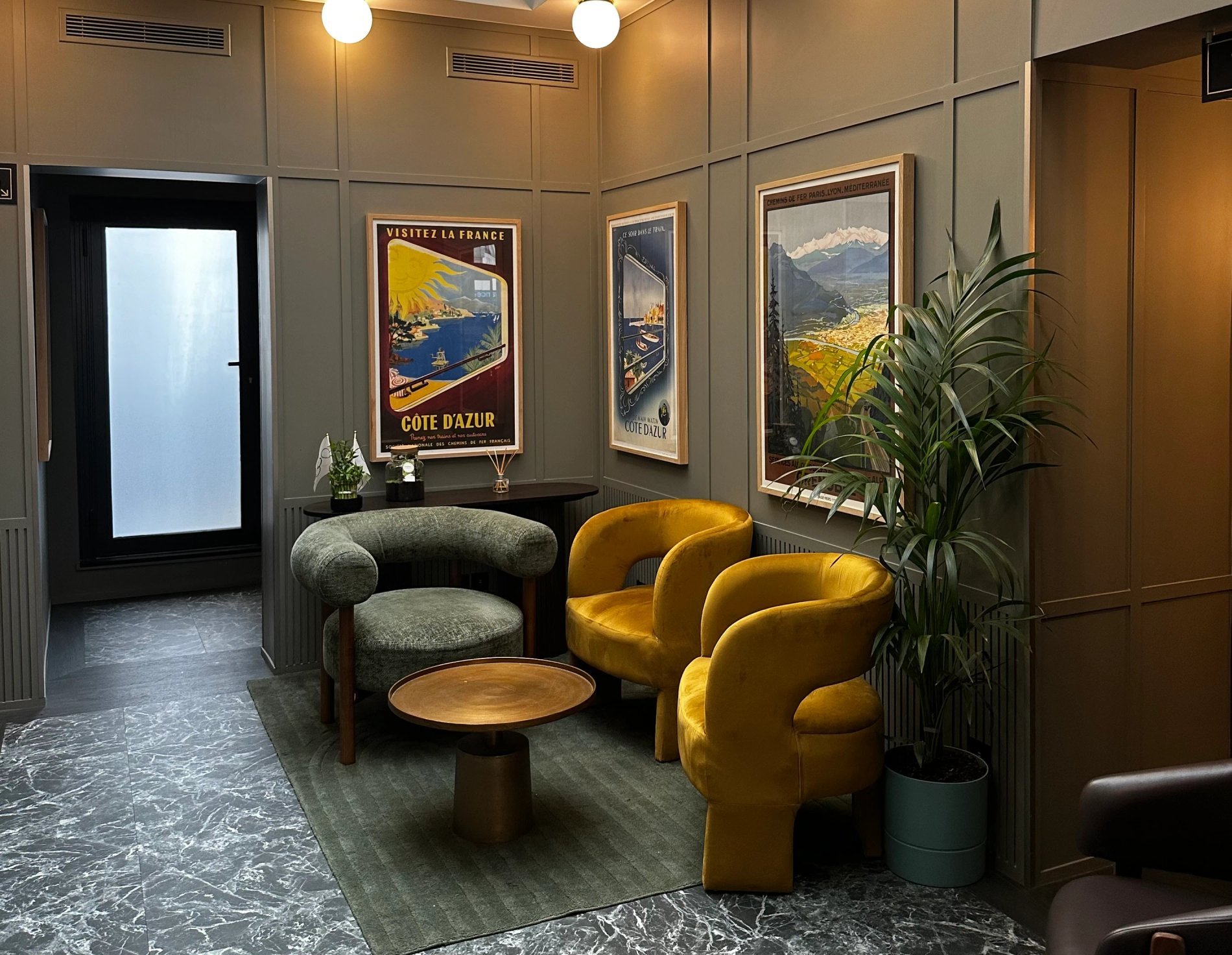 Recepción del Hotel Terminus Lyon en París 12