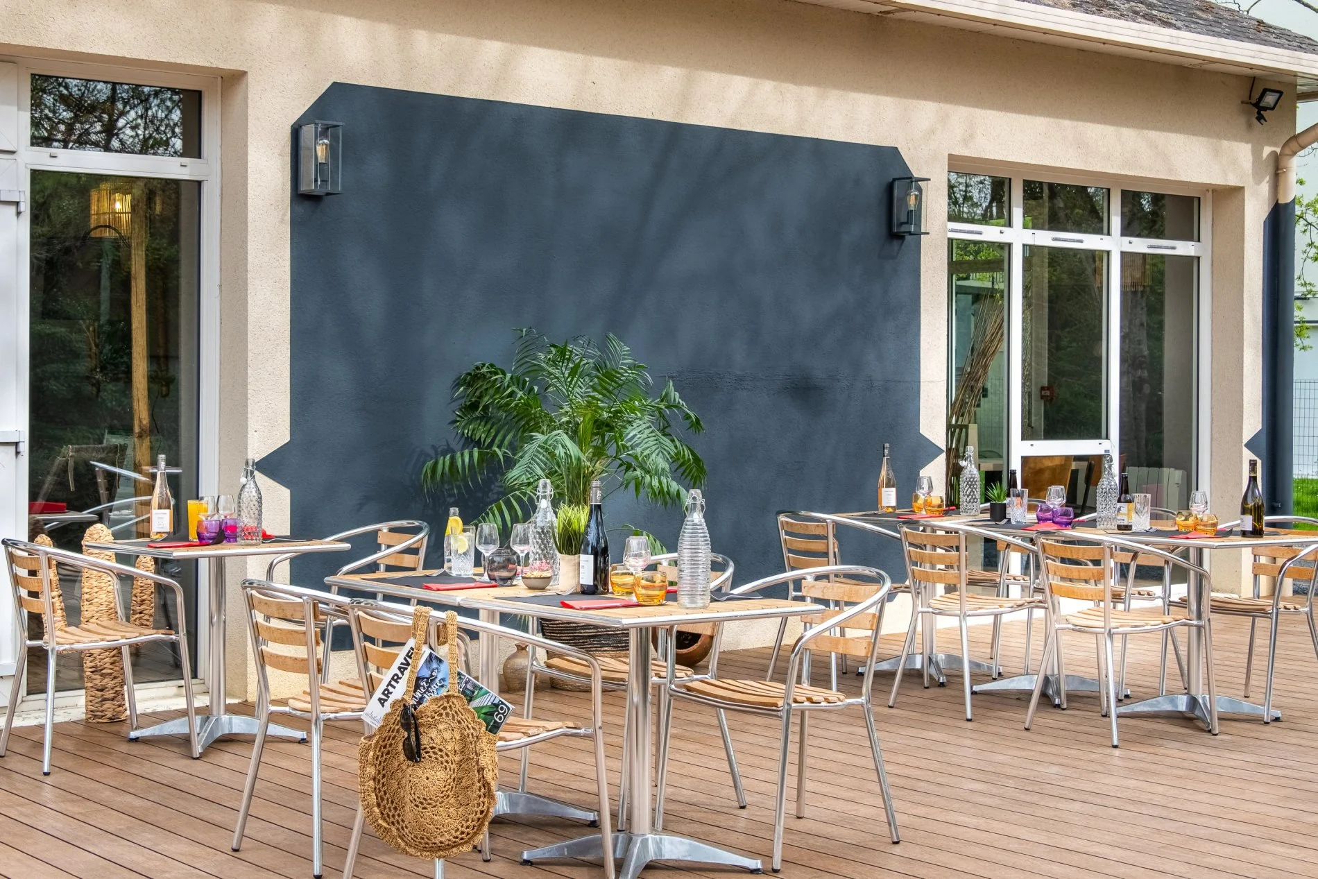 Hotel Le Village 49*** | Restaurant terrace | Les ponts de cé