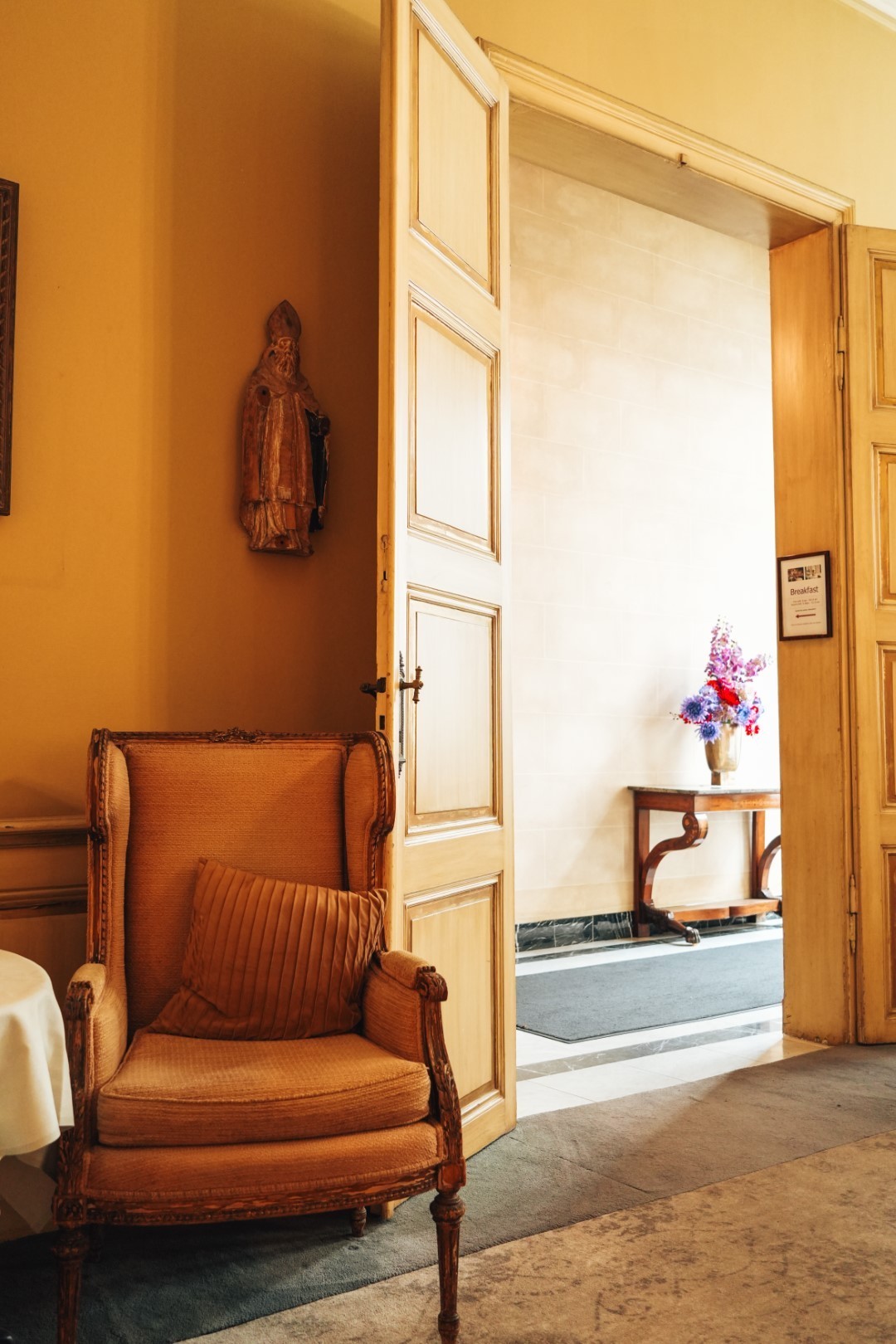 Martin's Relais 4****, Ingang met klassieke en verfijnde inrichting van Martin's Relais.