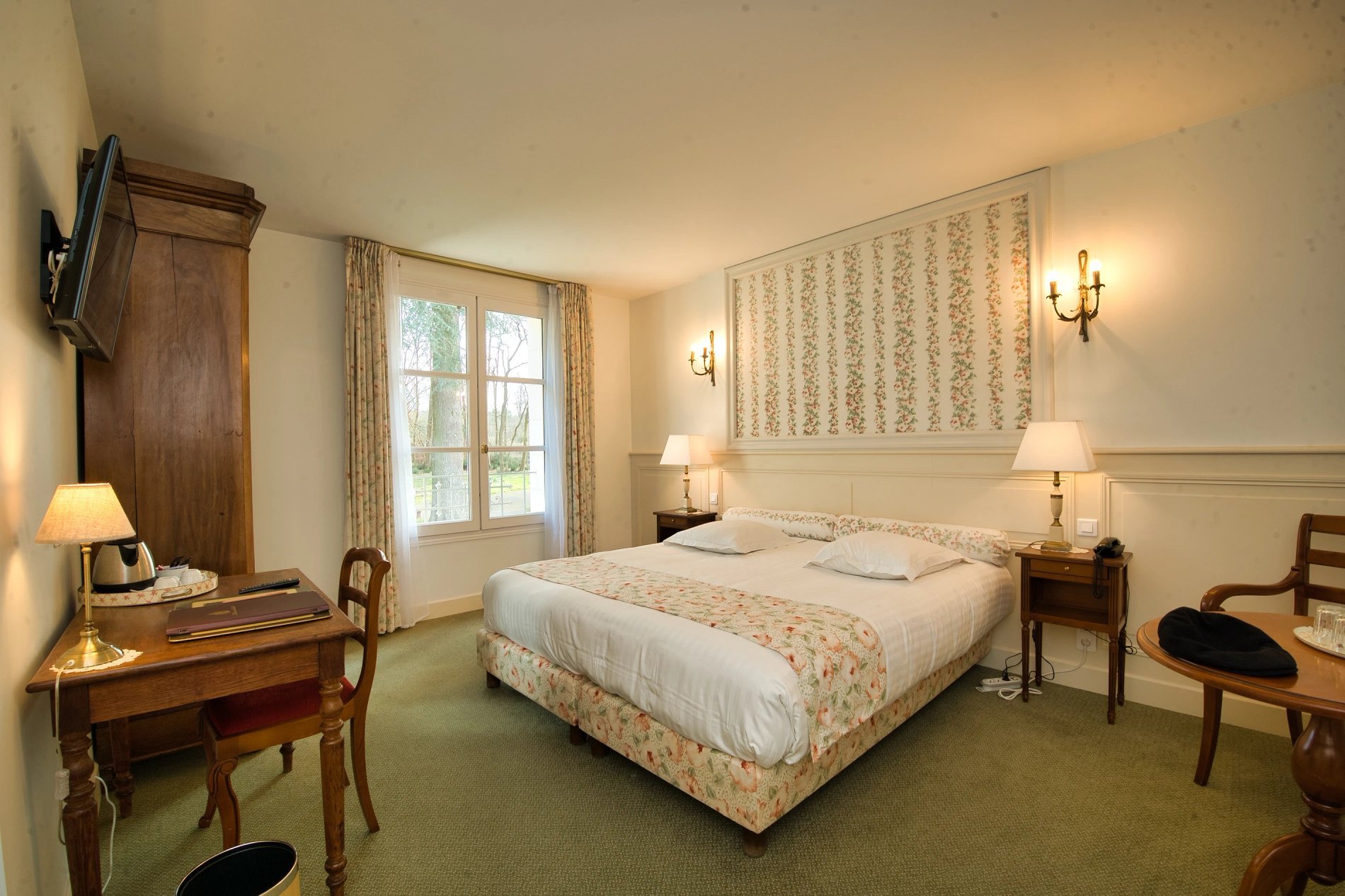 063f5cb4-a9f2-42bb-bb15-7d876dd9636b