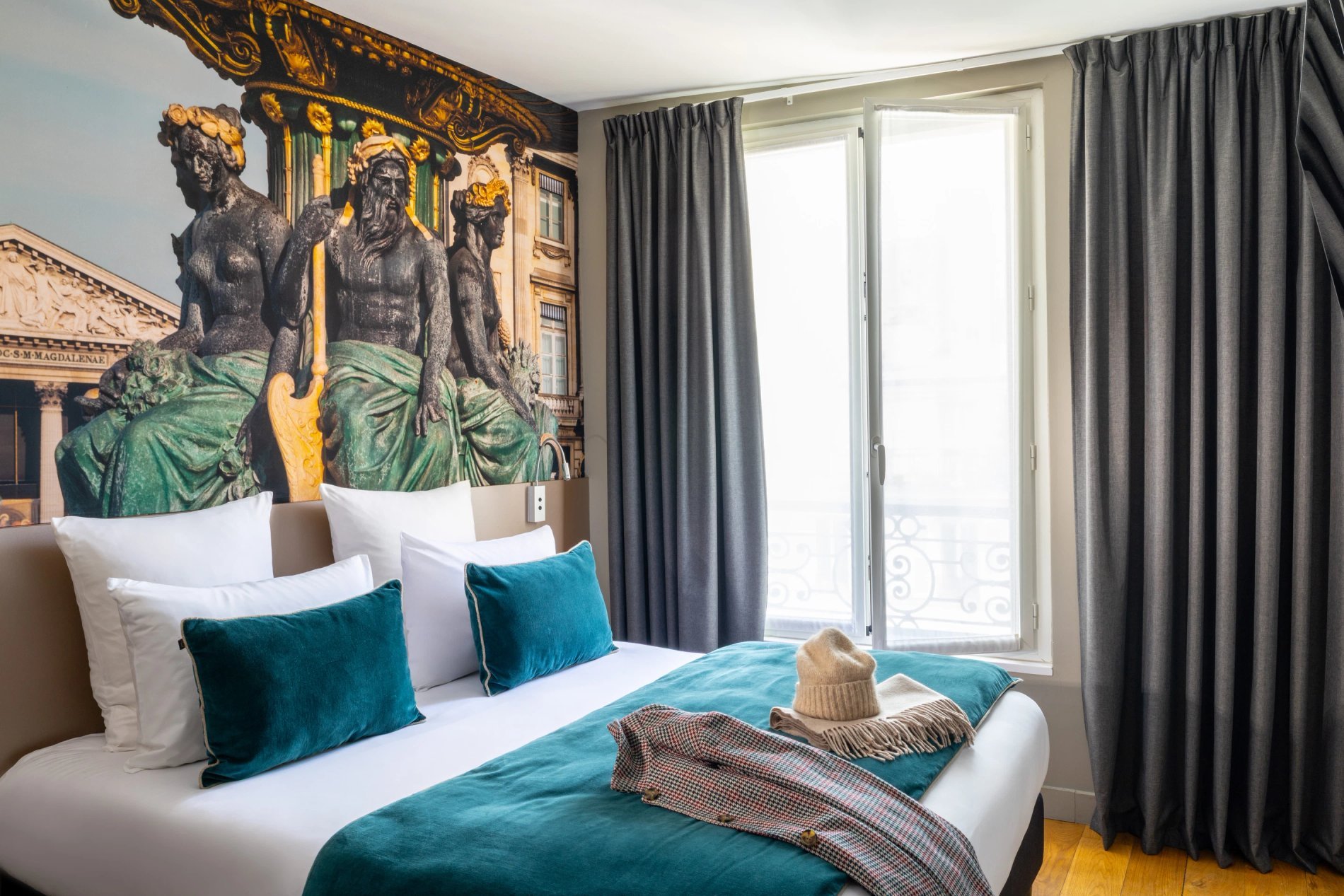 Hotel Midnight Superior Room