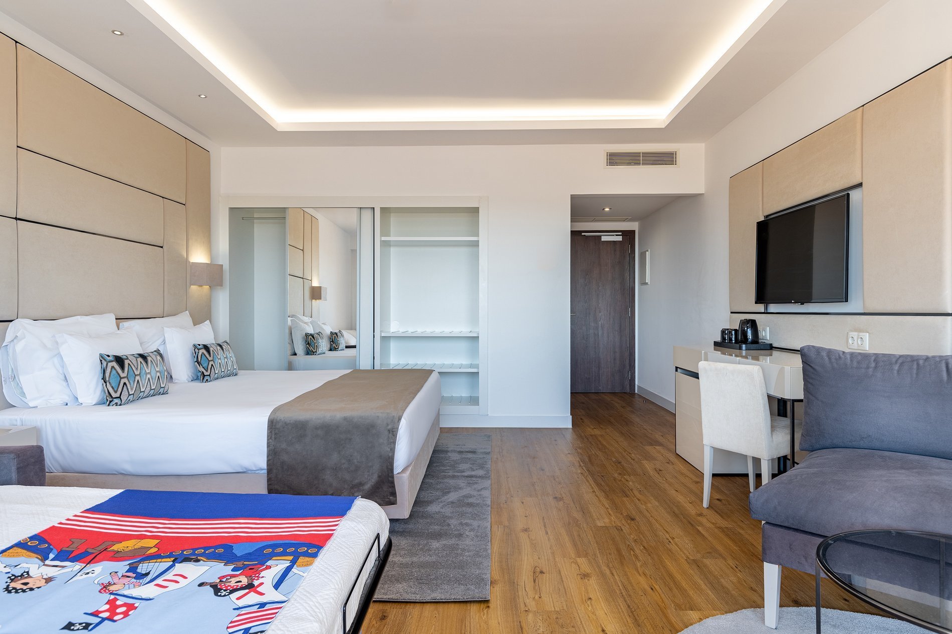 066b198c-92f9-4a11-b690-fe2e96632374