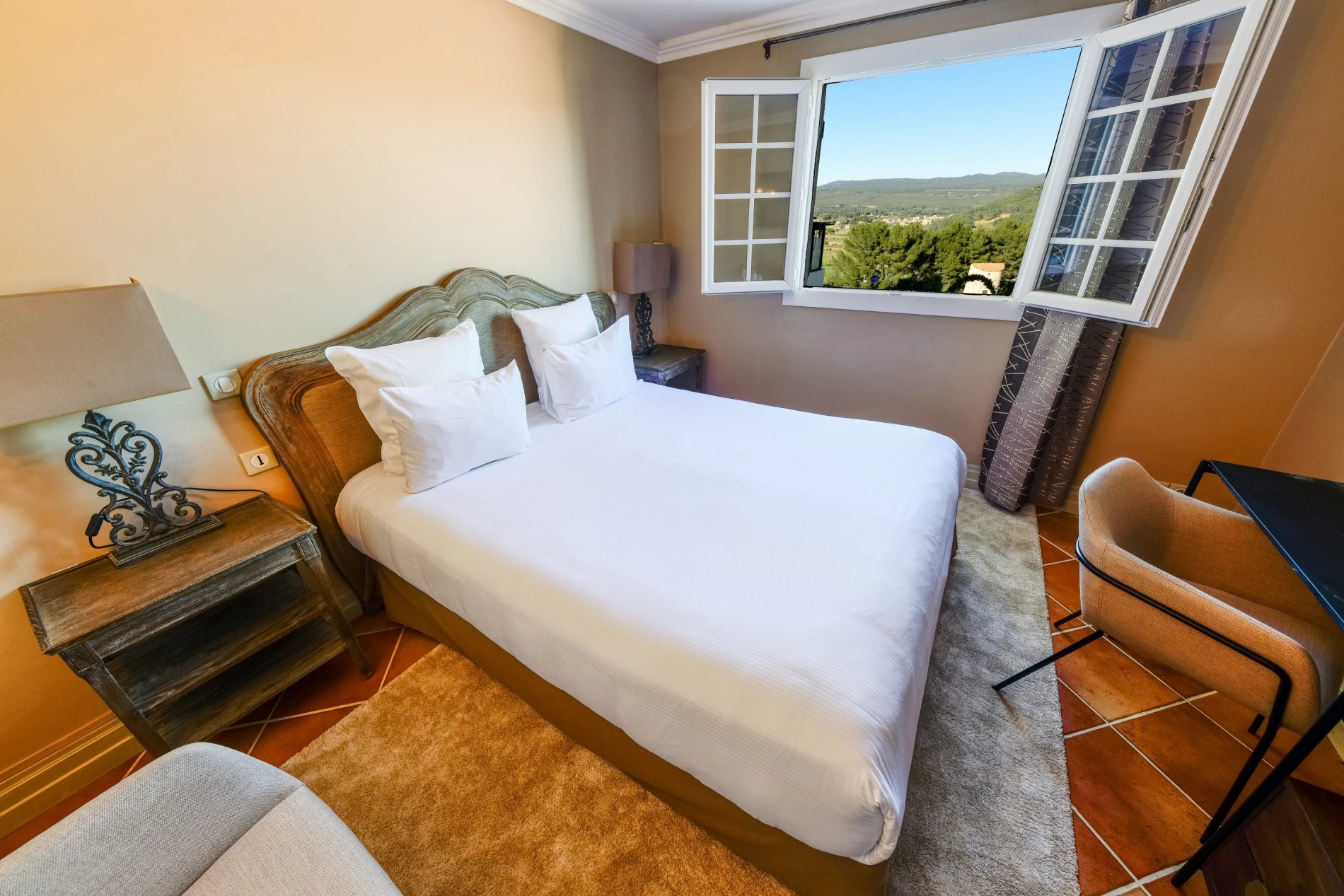 06bc6348-d609-487f-b1a6-590bdc4bcb66