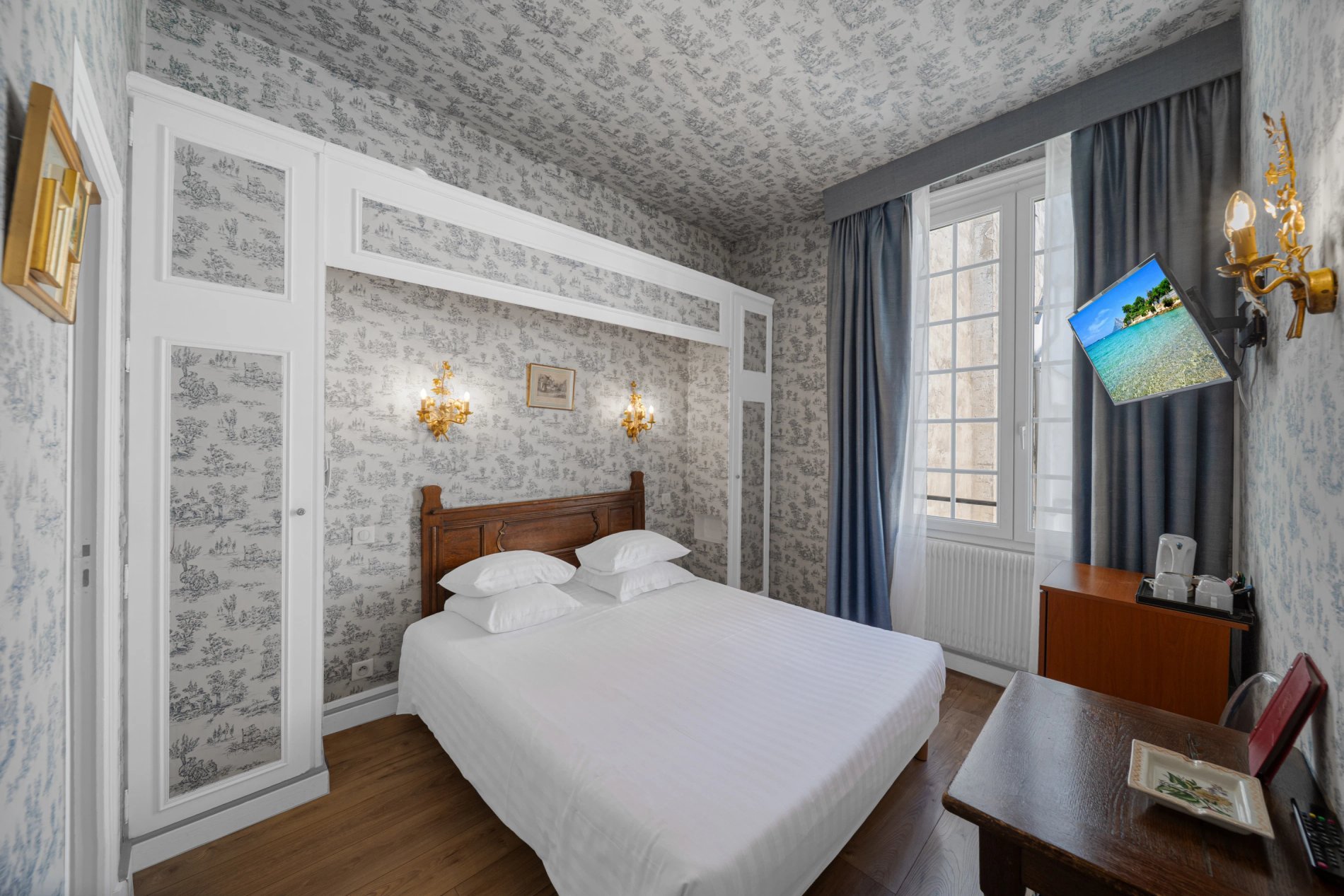 06edd445-b56c-4210-b09c-03a77d6f3afa