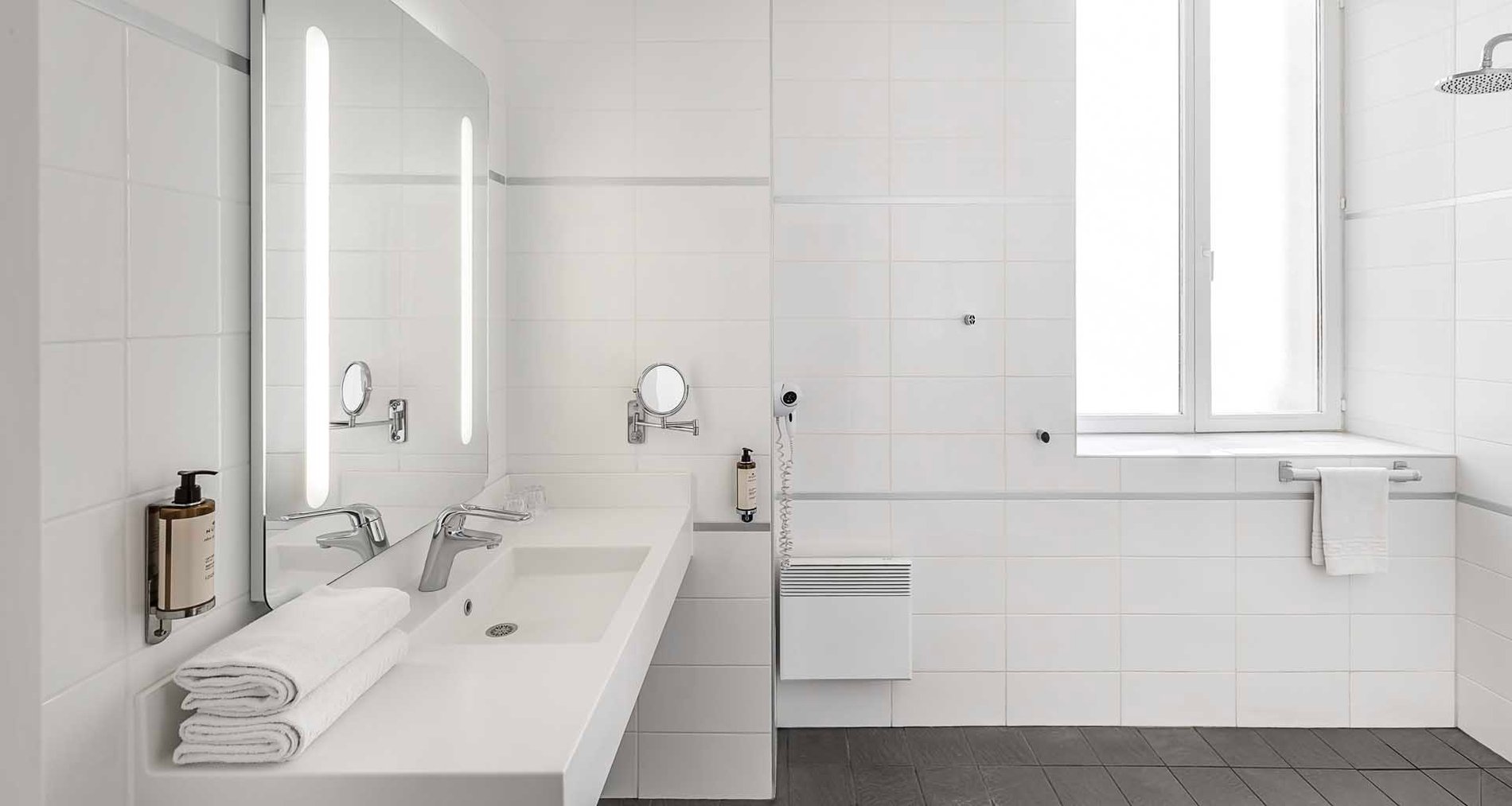 0737e758-3bd2-4e58-96be-db8dbbca8892