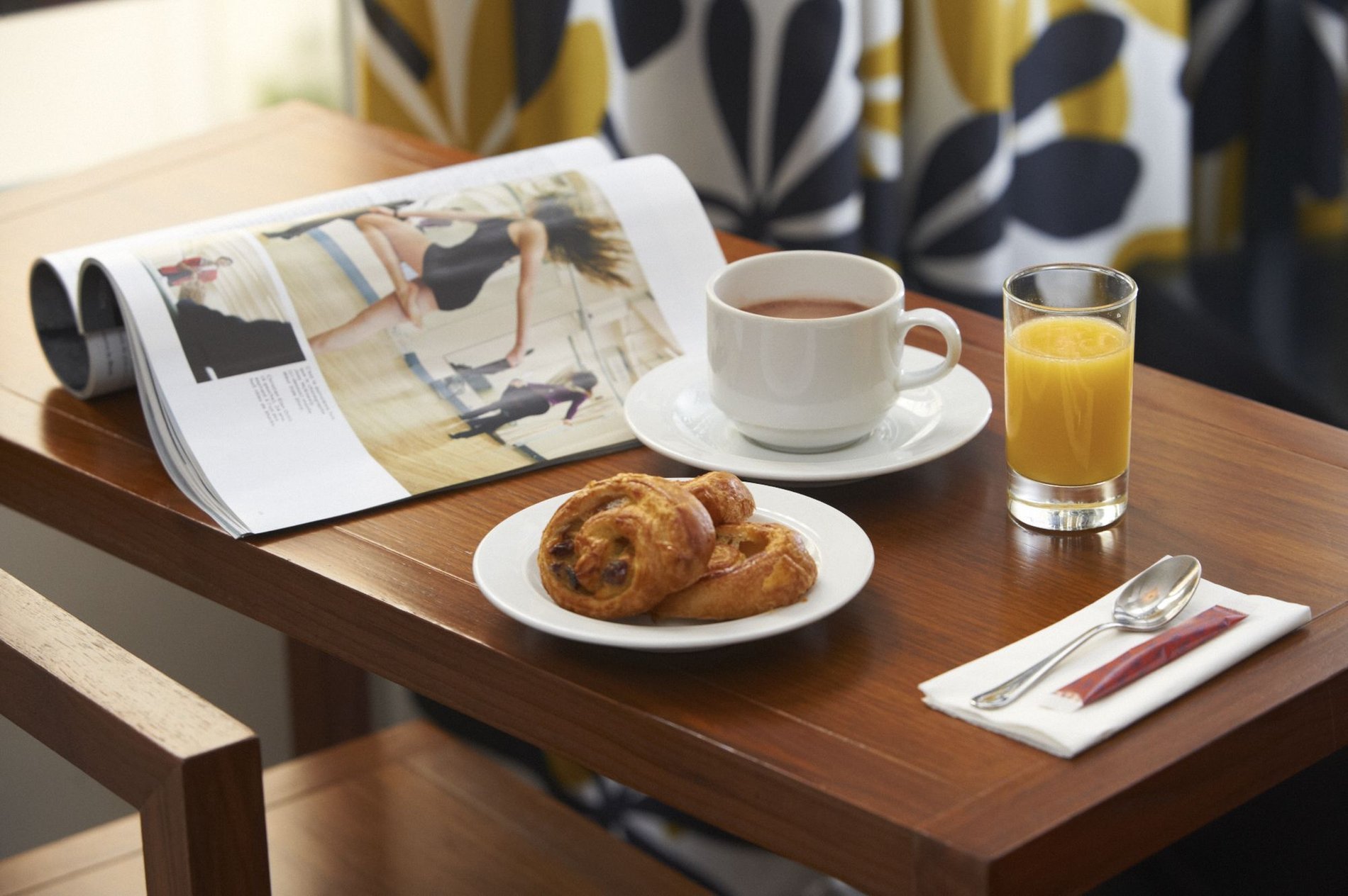 9 hotel opera paris petit dejeuner express 4