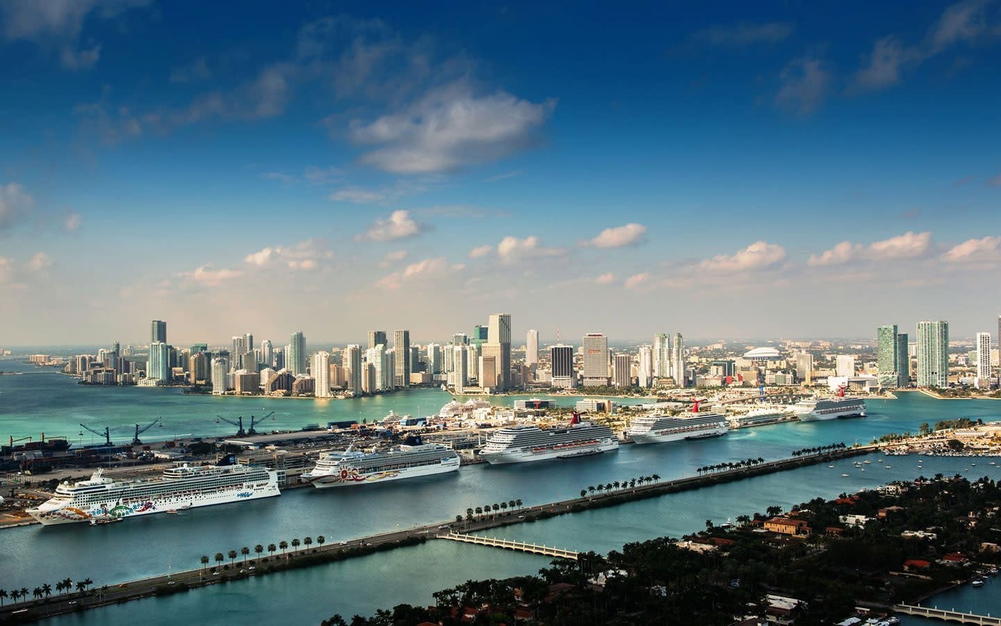 Hotel close to Miami Cruise Port - Angler's Hotel