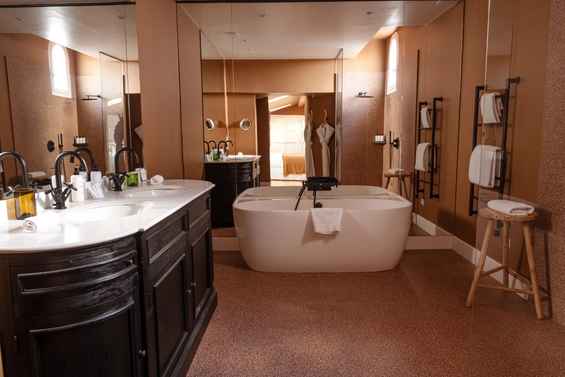 09d5d2cf-d3ae-4941-88d2-16d4d4e03213