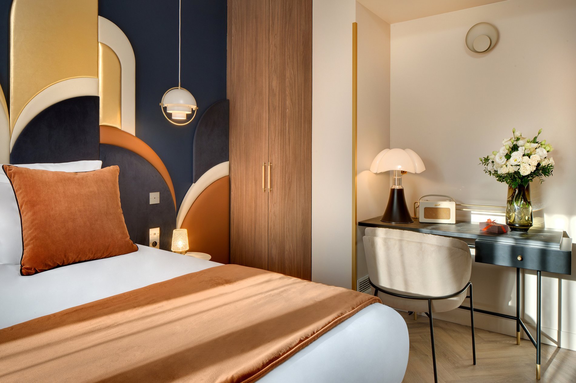 09ea2e83-a6cd-484a-8cf5-f1fbf6173516