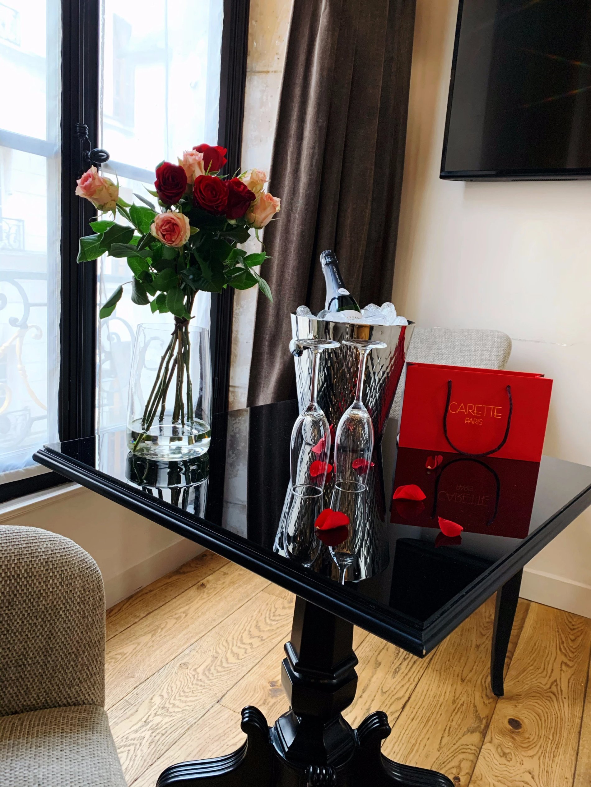 Love Package Hôtel Résidence des Arts - Hôtel Saint Germain des Prés Paris