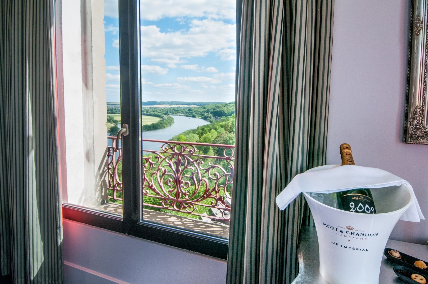 Hotel 100 km de Paris