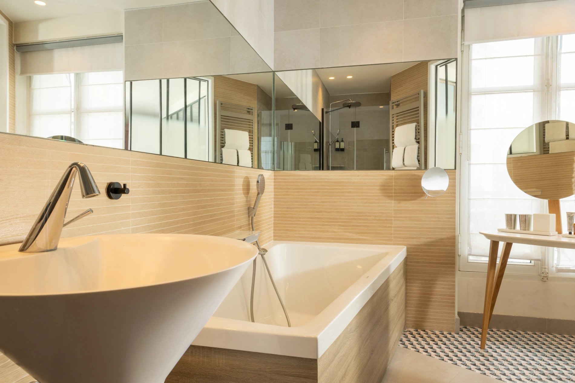 0b9cd5a0-d3d5-47f6-84e7-713e35d3c6a0