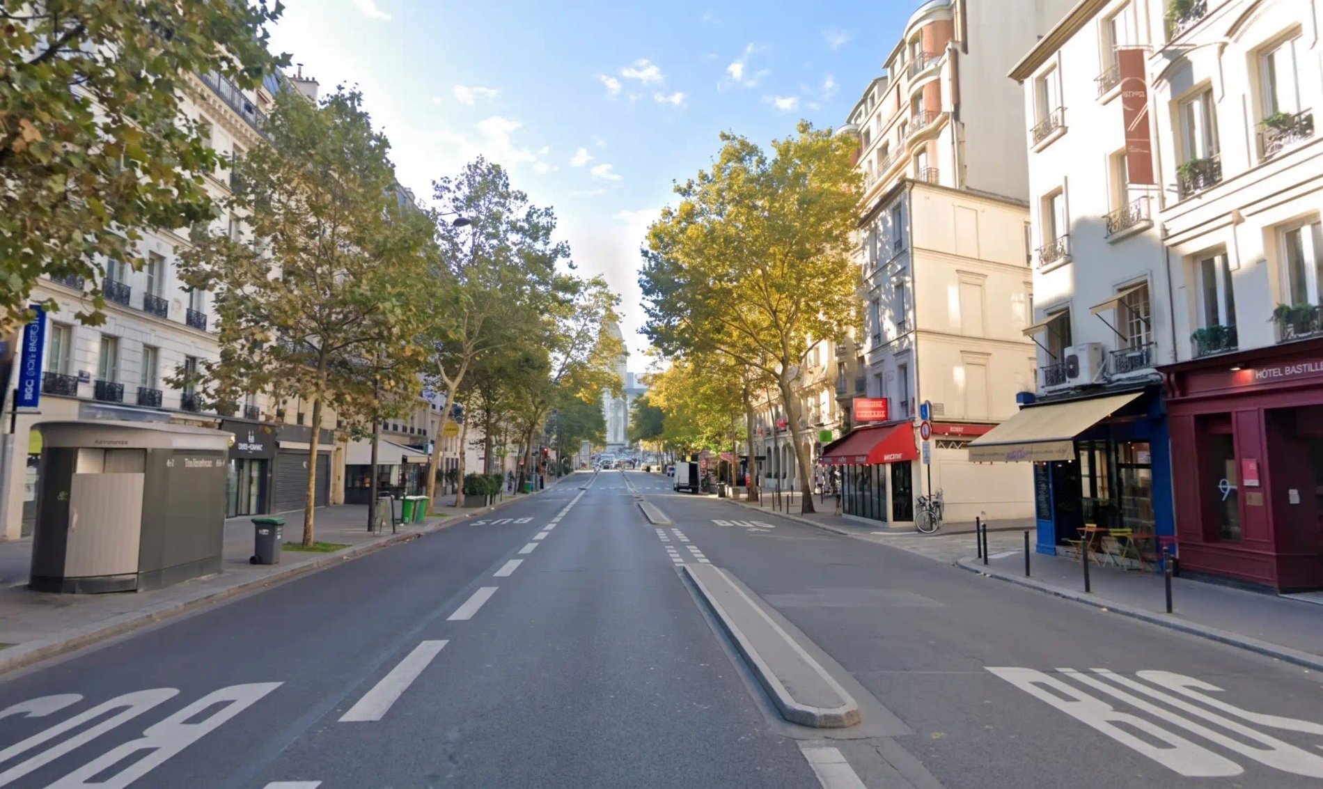Hotel on Rue de Lyon in Paris