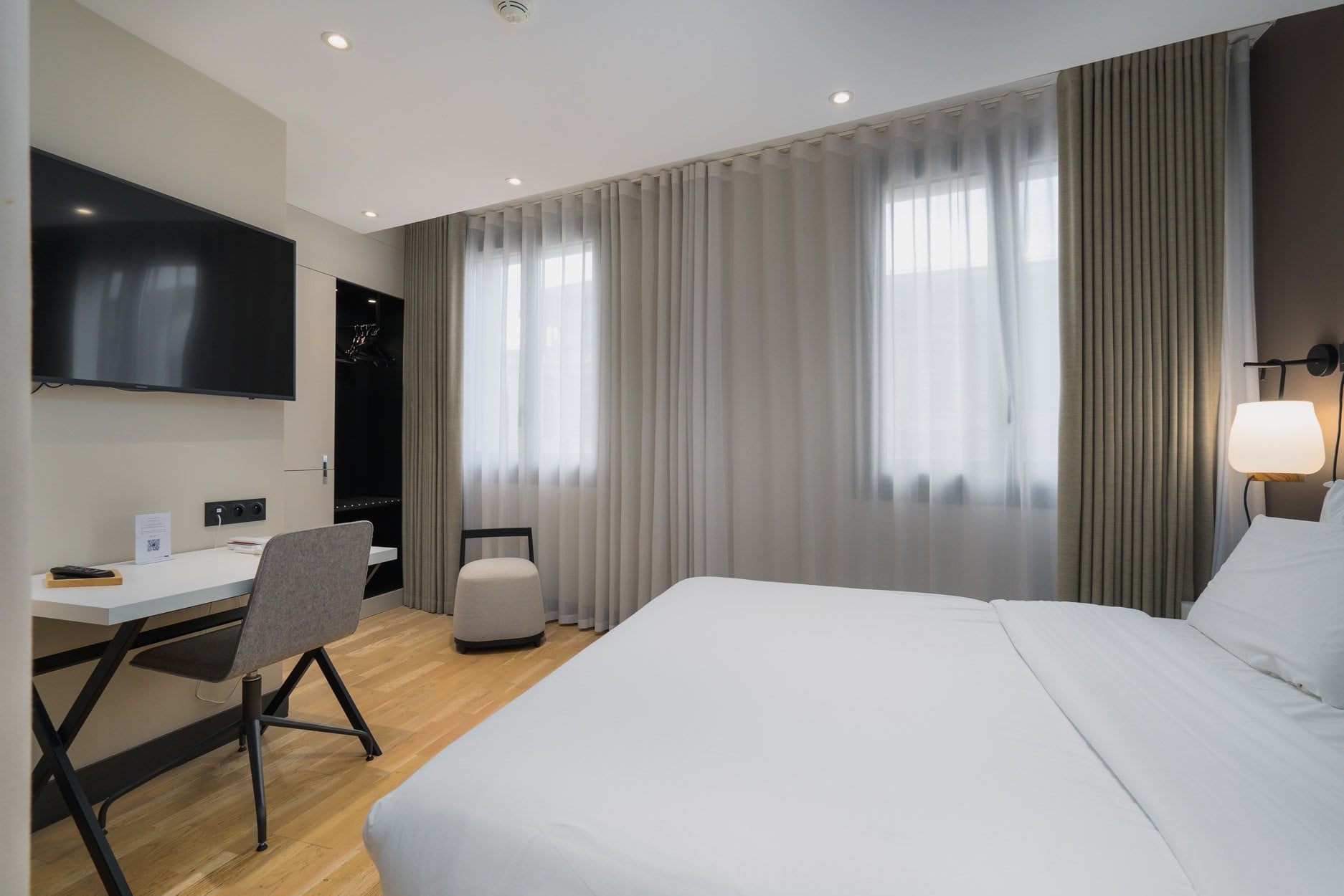 0cd701d9-7b10-4f51-b068-363d2068bbad