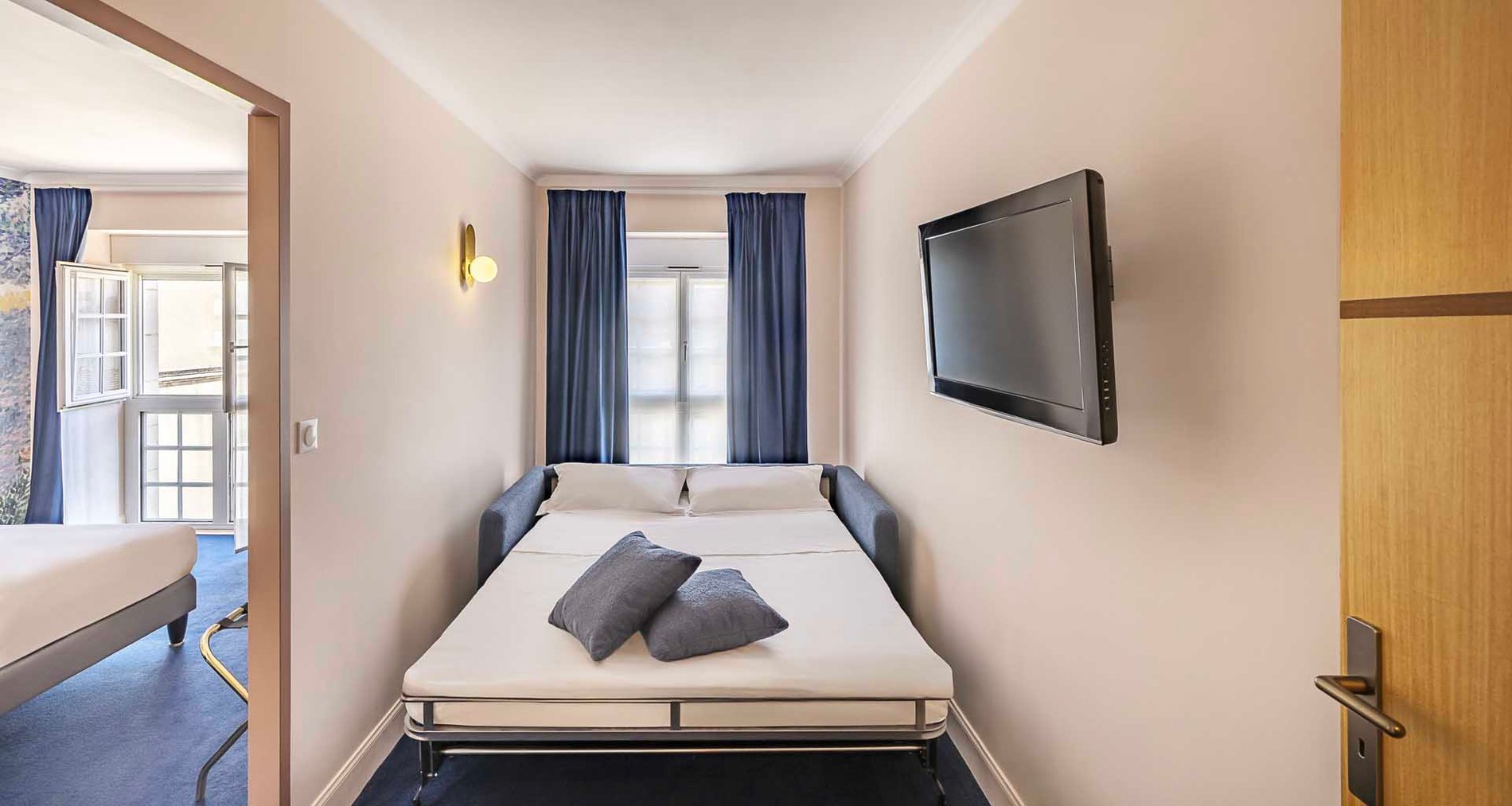 0dfa4b1f-48b8-41e3-a84b-4753cd96779a