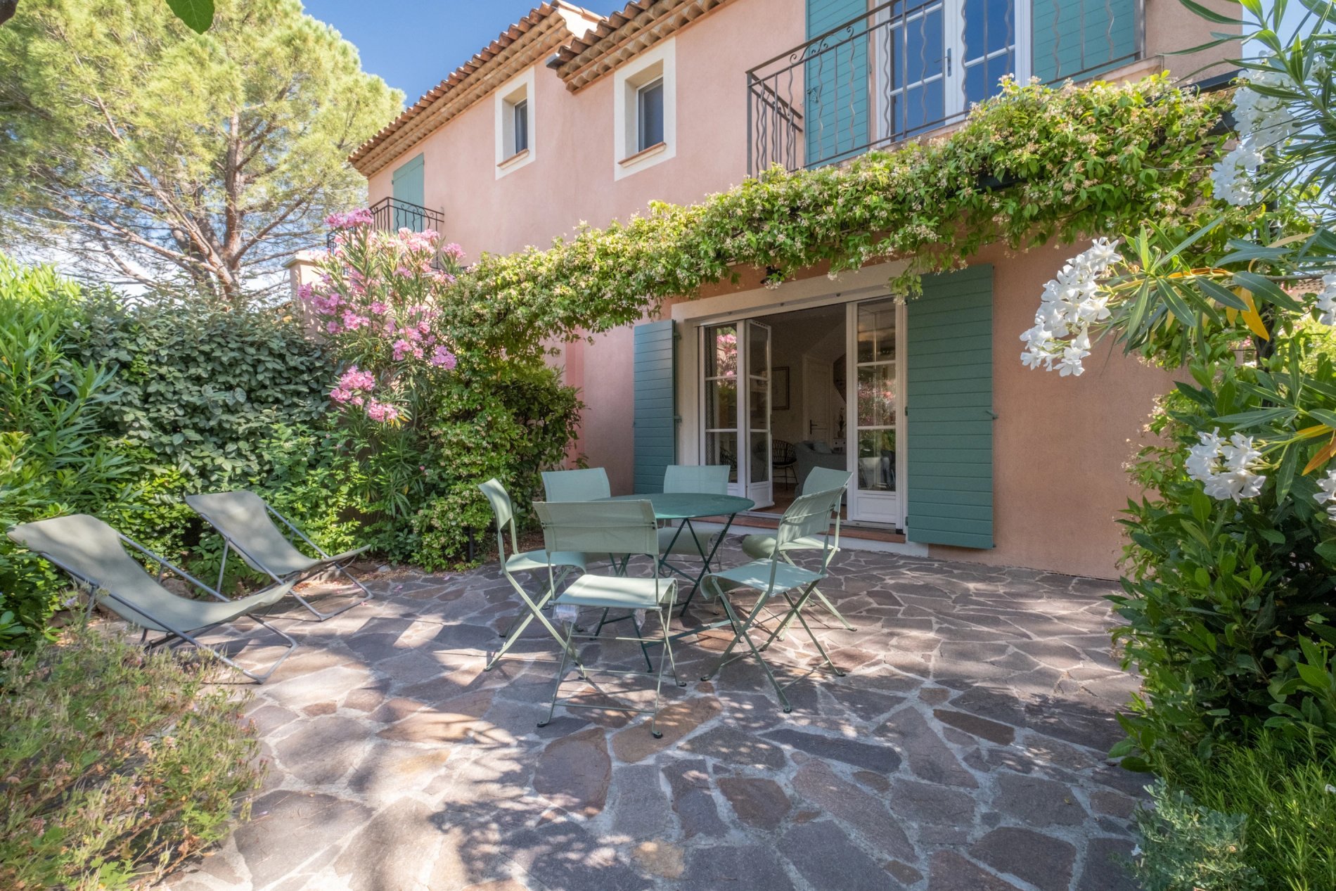 0f0dce18-6447-4cbb-8cd2-978d97c10869