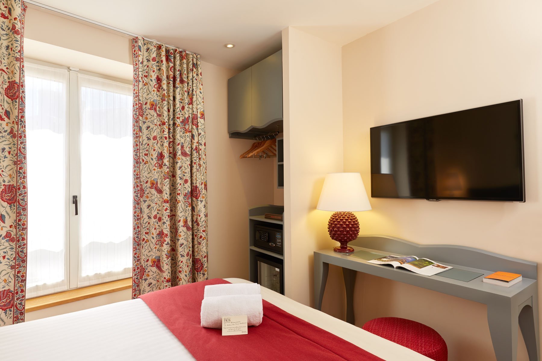 Relais des Trois Châteaux | Standard Room