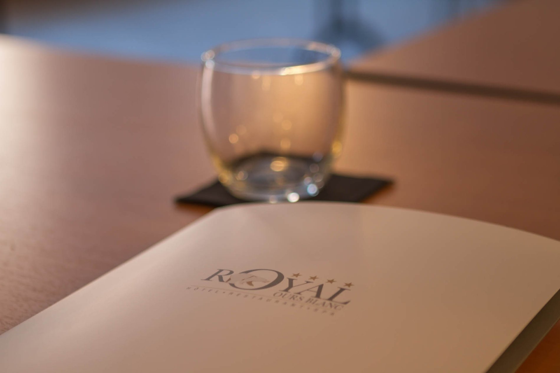 Vue ensoleillée sur l'Alpe d'Huez