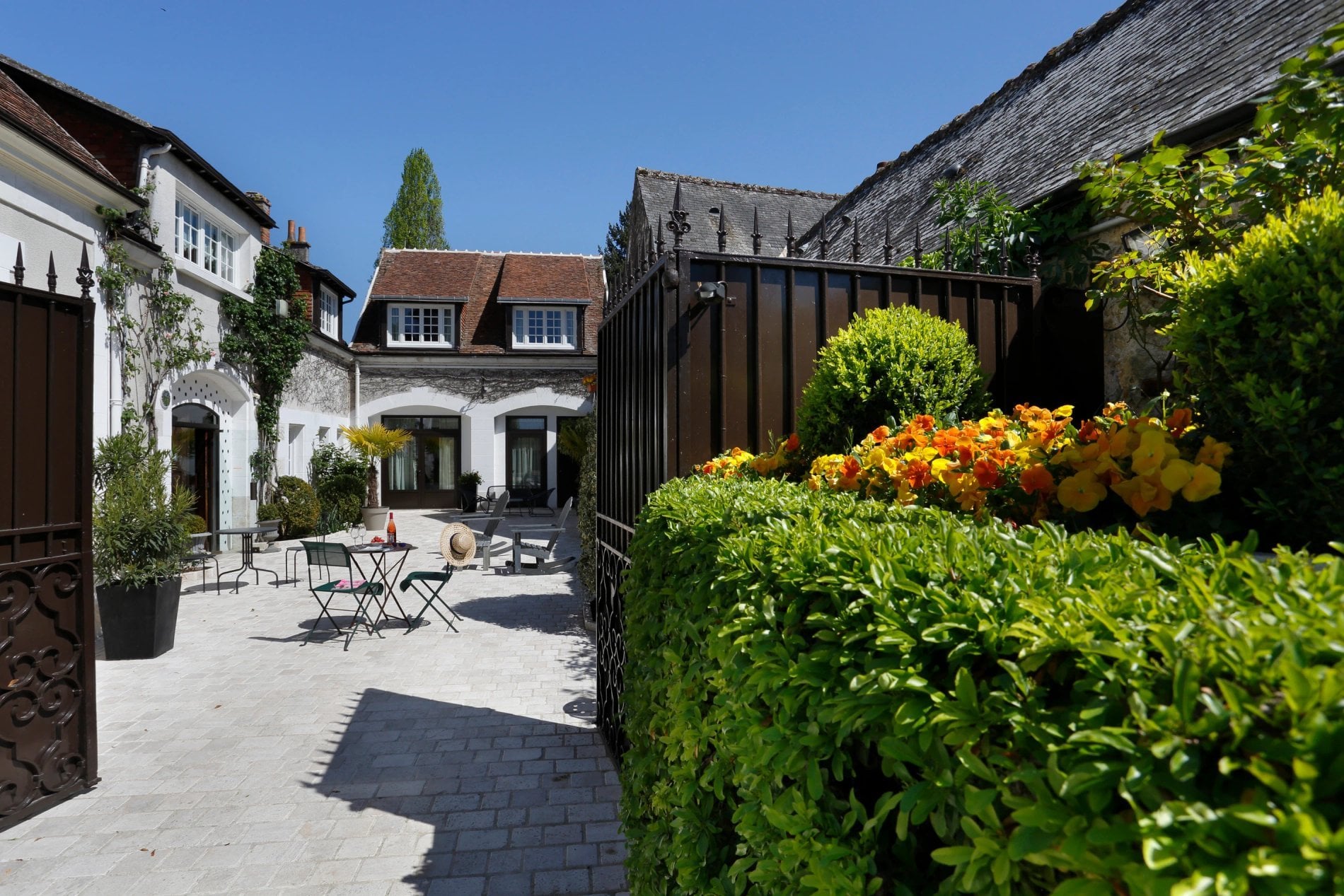 12410946-a082-4270-982e-75f308a73005