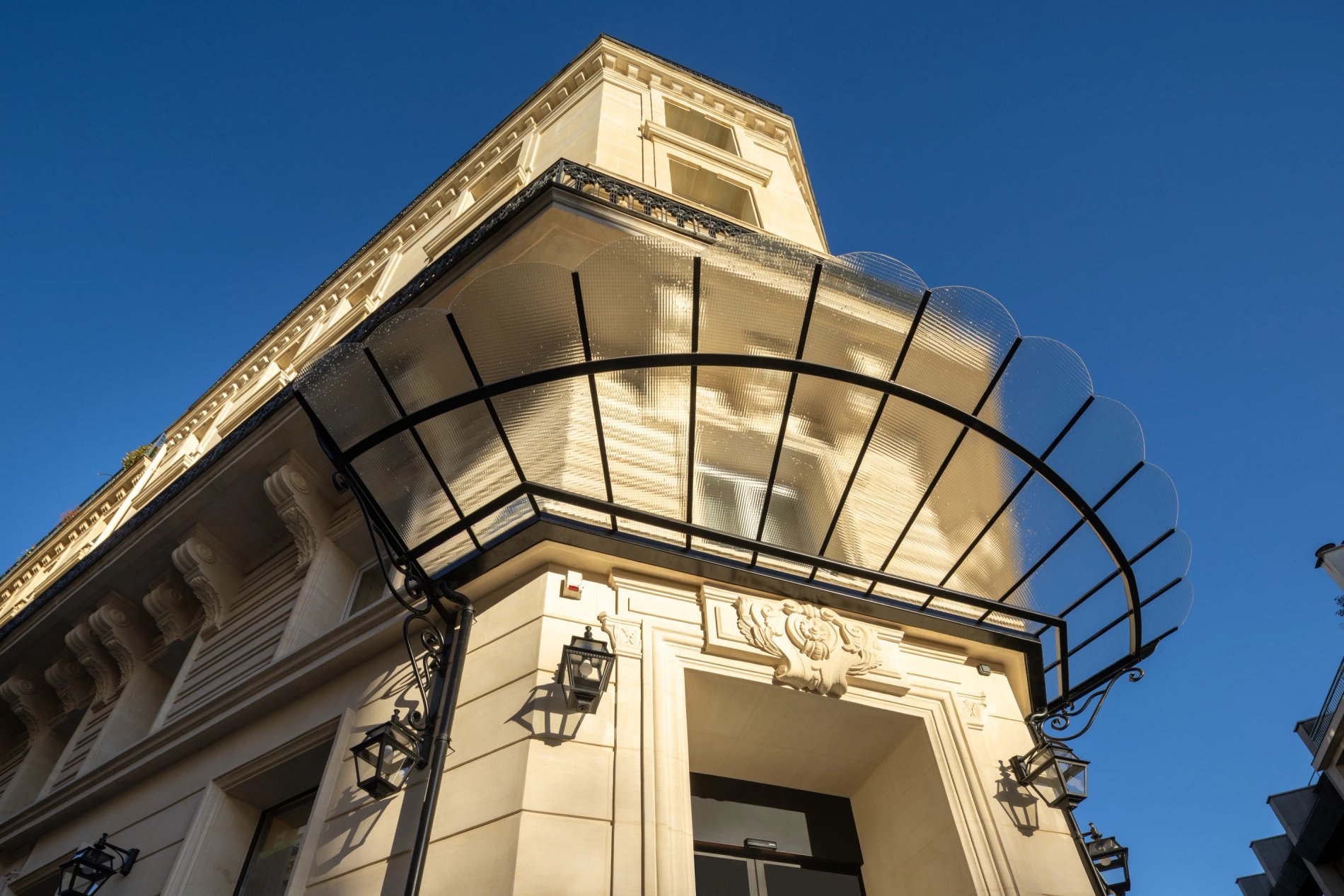 12d92bdb-6c3b-42e7-97b5-7d0080277444