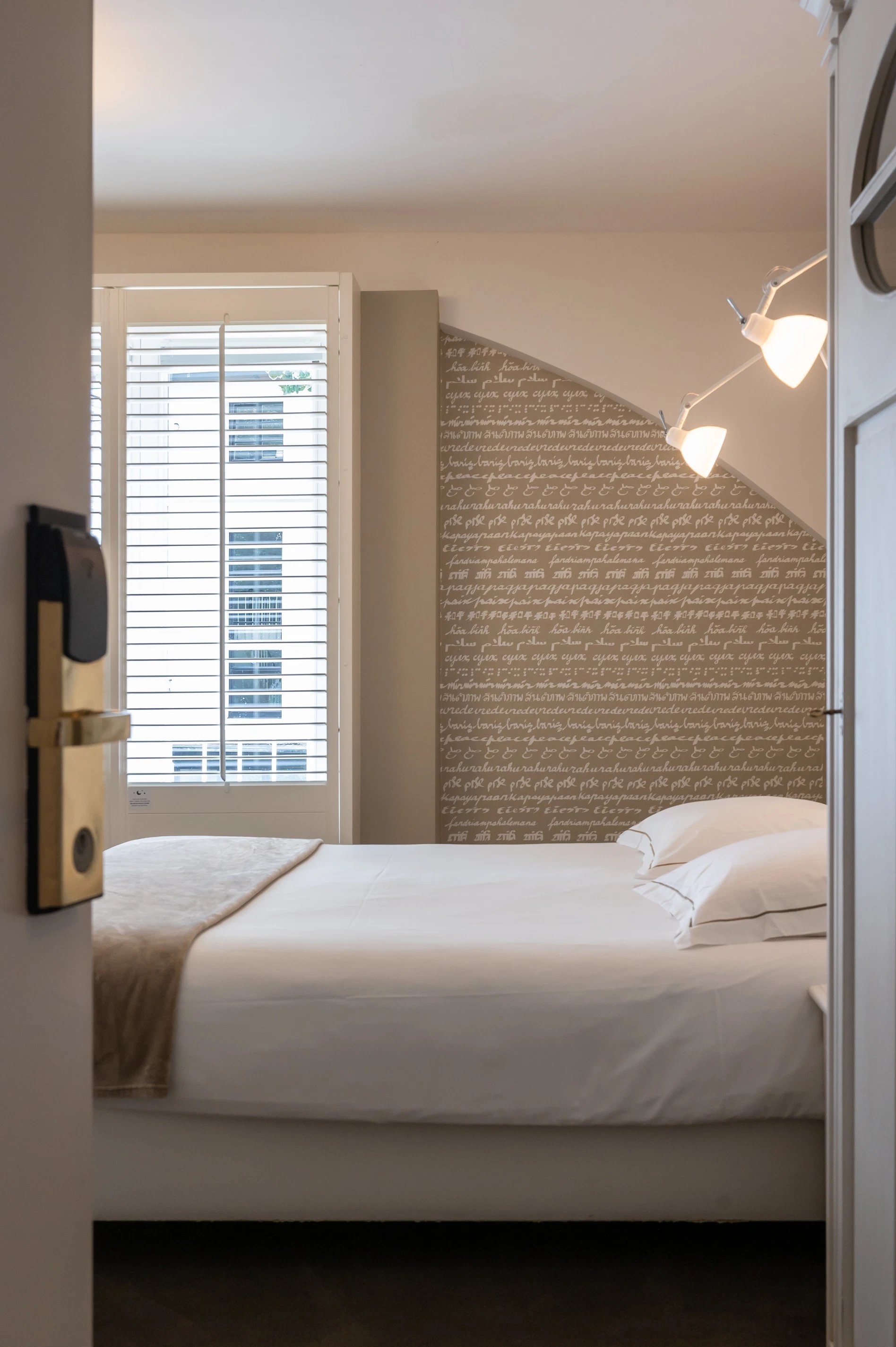 12e21f9e-f902-4bf1-9858-783cdf1b32e0