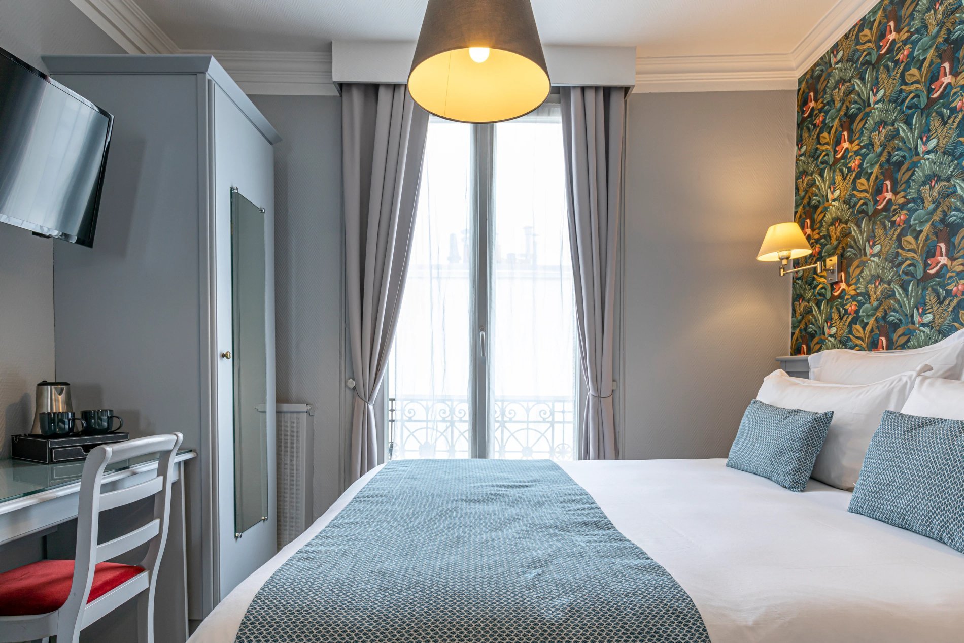 Spendid Hotel Room