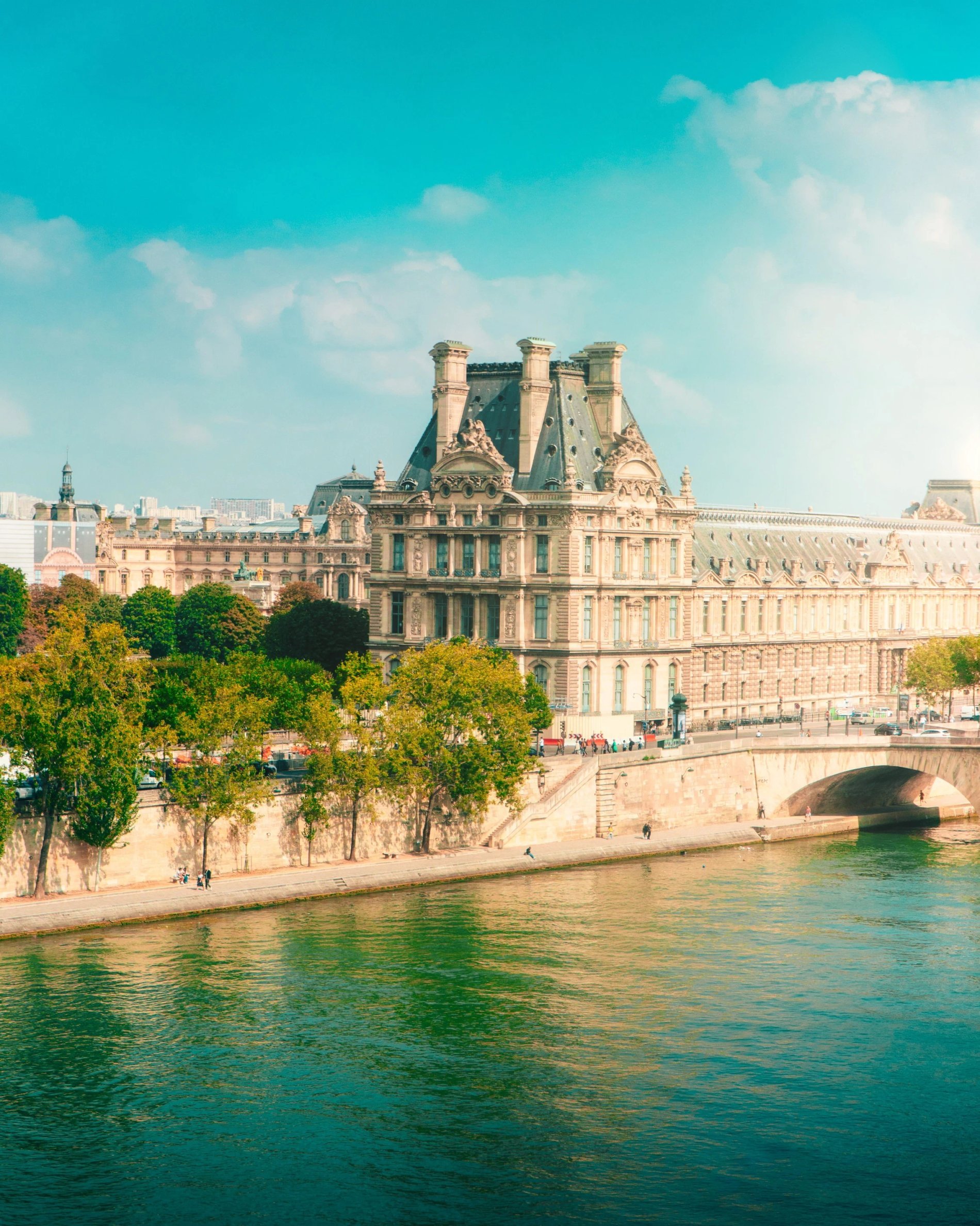 Hotel en París 12, cerca del Sena.