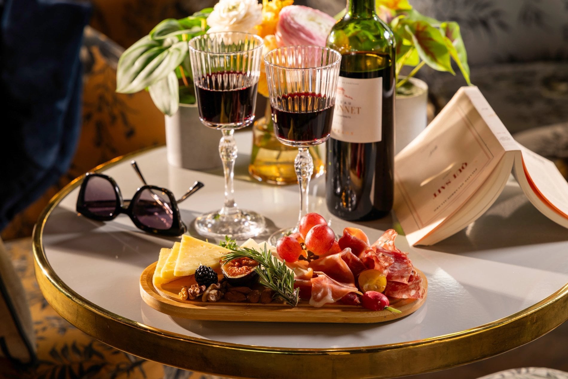 Hôtel Maxim Folies Room service Vin Apéritifs