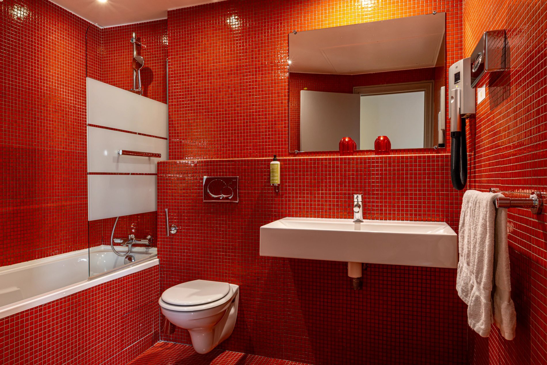 Gardette Park Hotel | Family suite with garden view