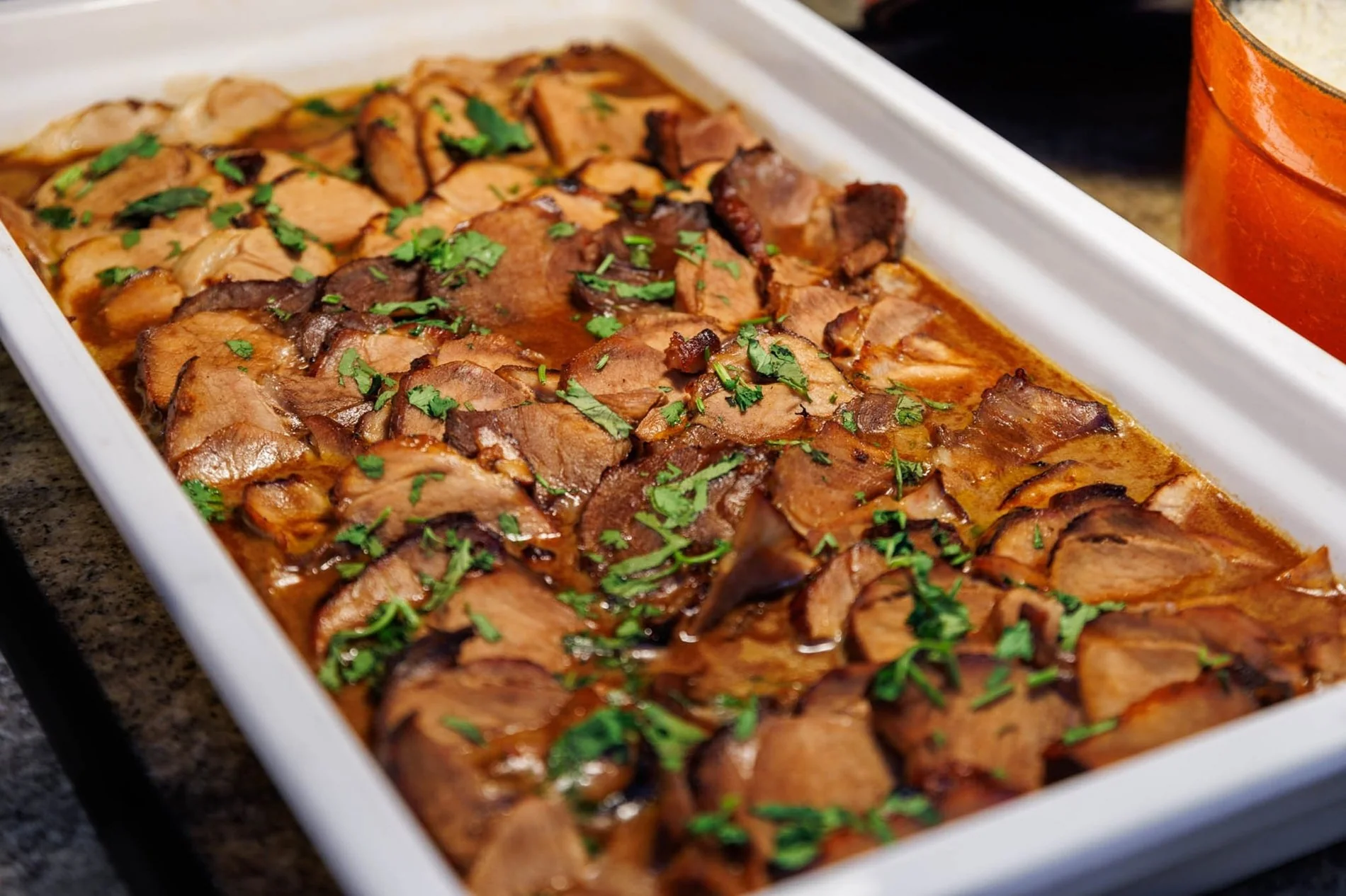 Bandeja de carne deliciosa del restaurante Dom Alimado del Hotel Jupiter Lisboa