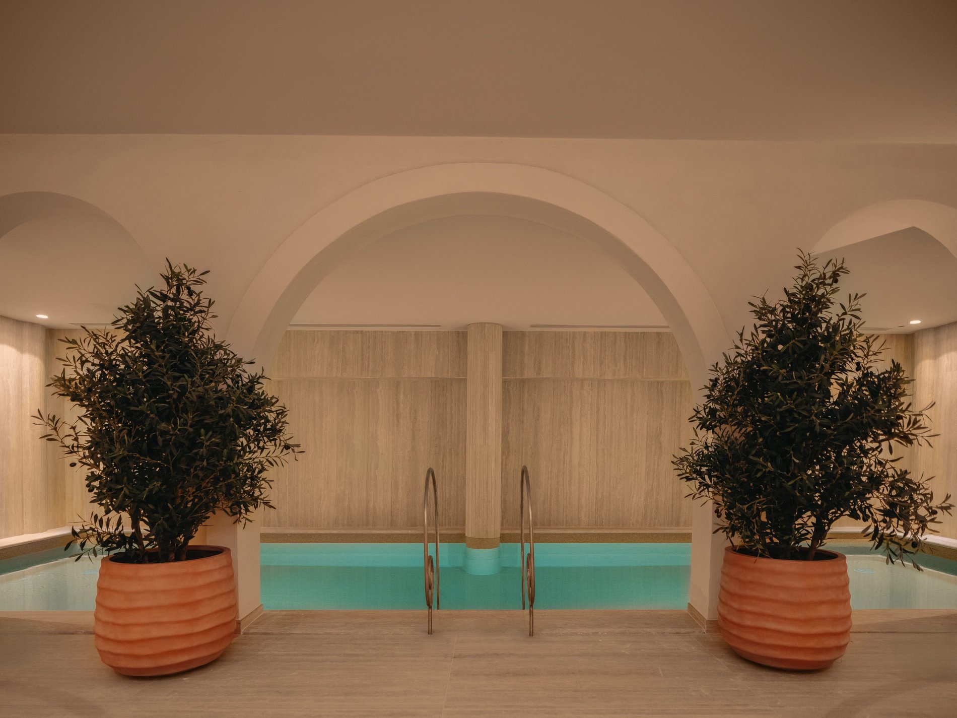 UNLIMITED Club | Club de sport | Piscine intérieure | Bien-être | Paris 8e