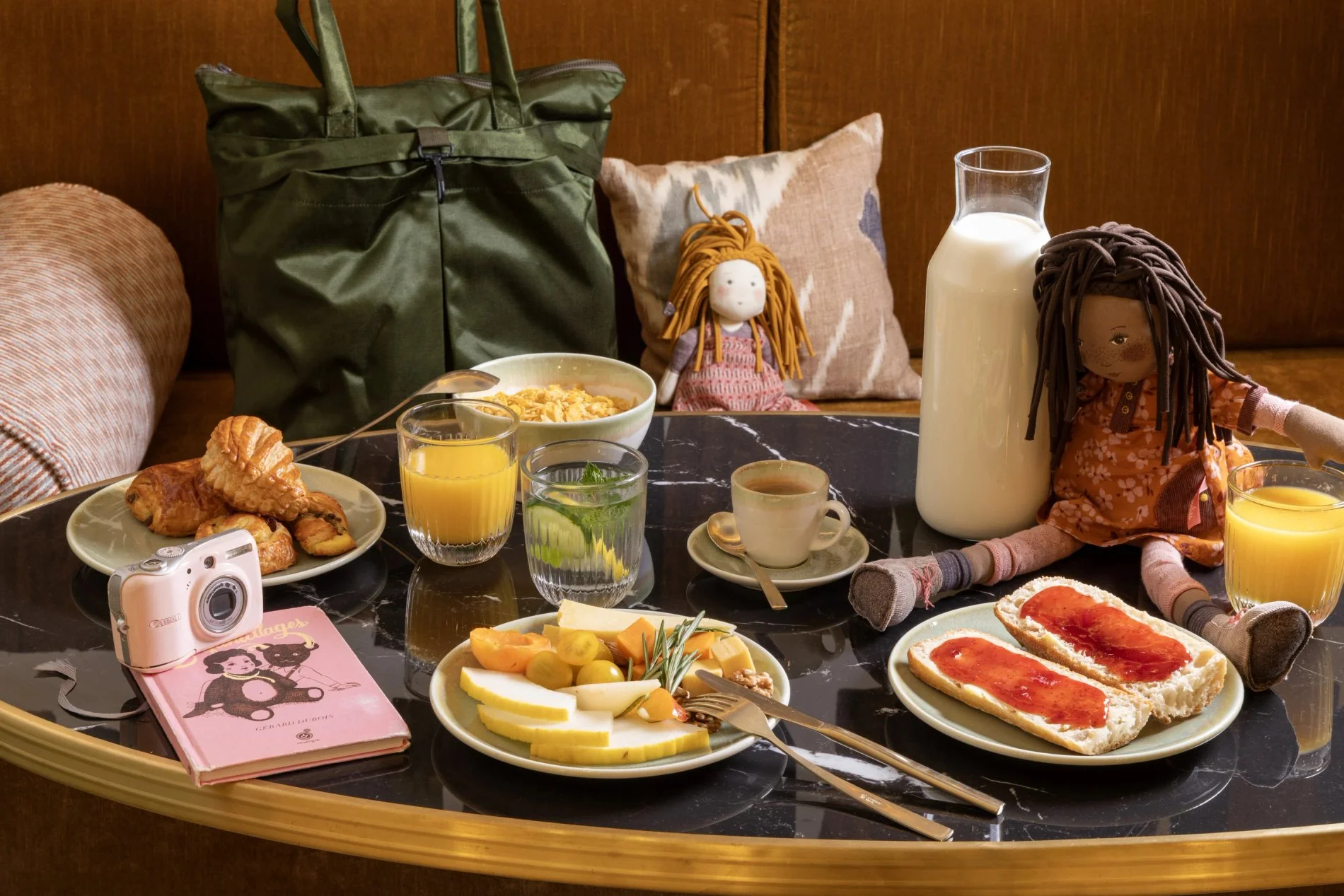 Hotel Brady Buffet Breakfast Room