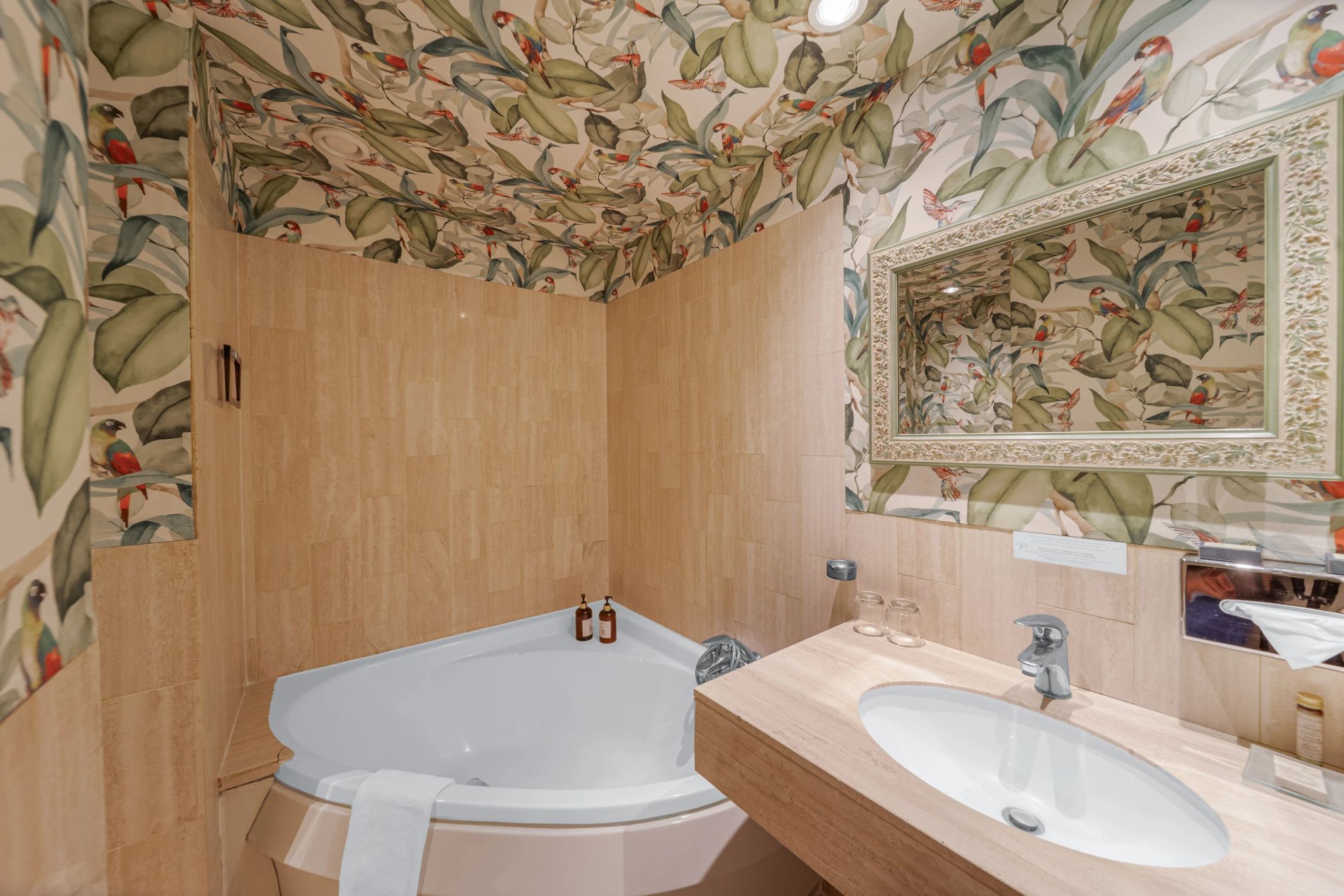 19b26297-18f4-477b-b06b-93f2ccb0d34b