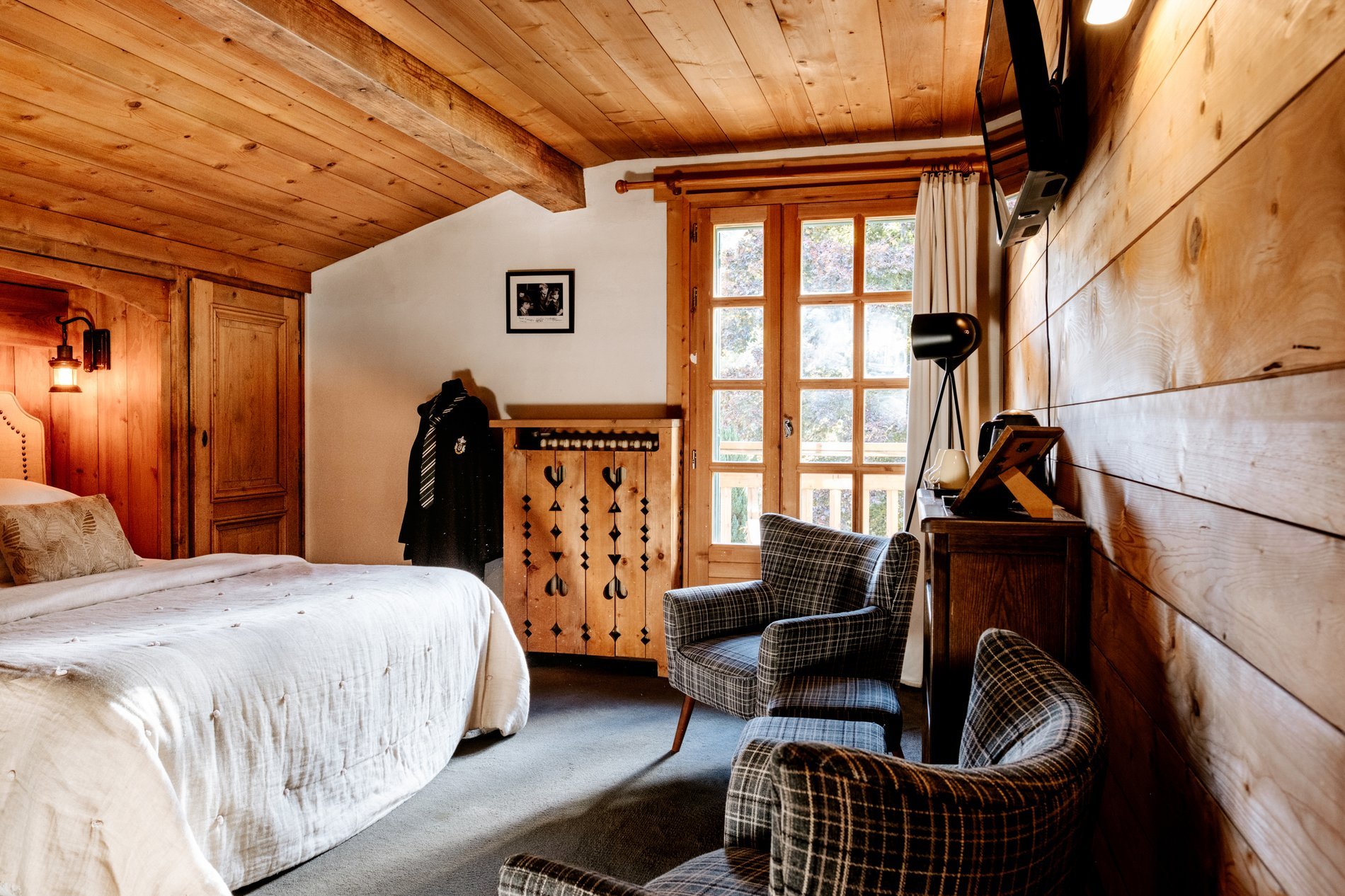 1a2a9366-d1a4-451a-a549-4785caee4638