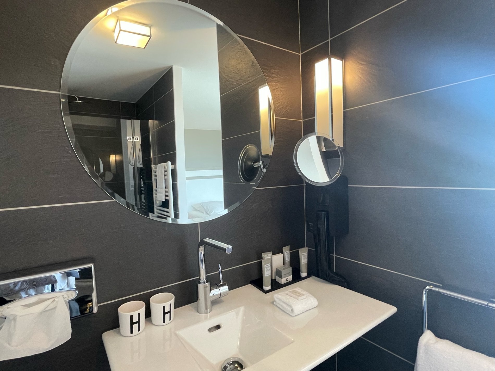 1abb3a23-40bb-4e46-a433-6641a9c18c3a