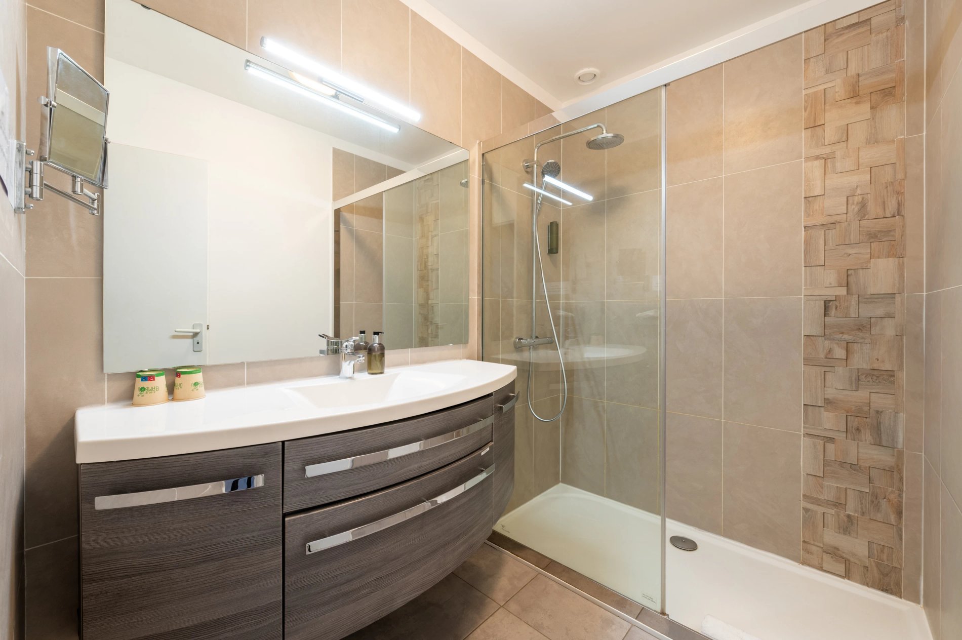 1aec71cf-e3a1-48c8-80ad-e0b5ab755ee8