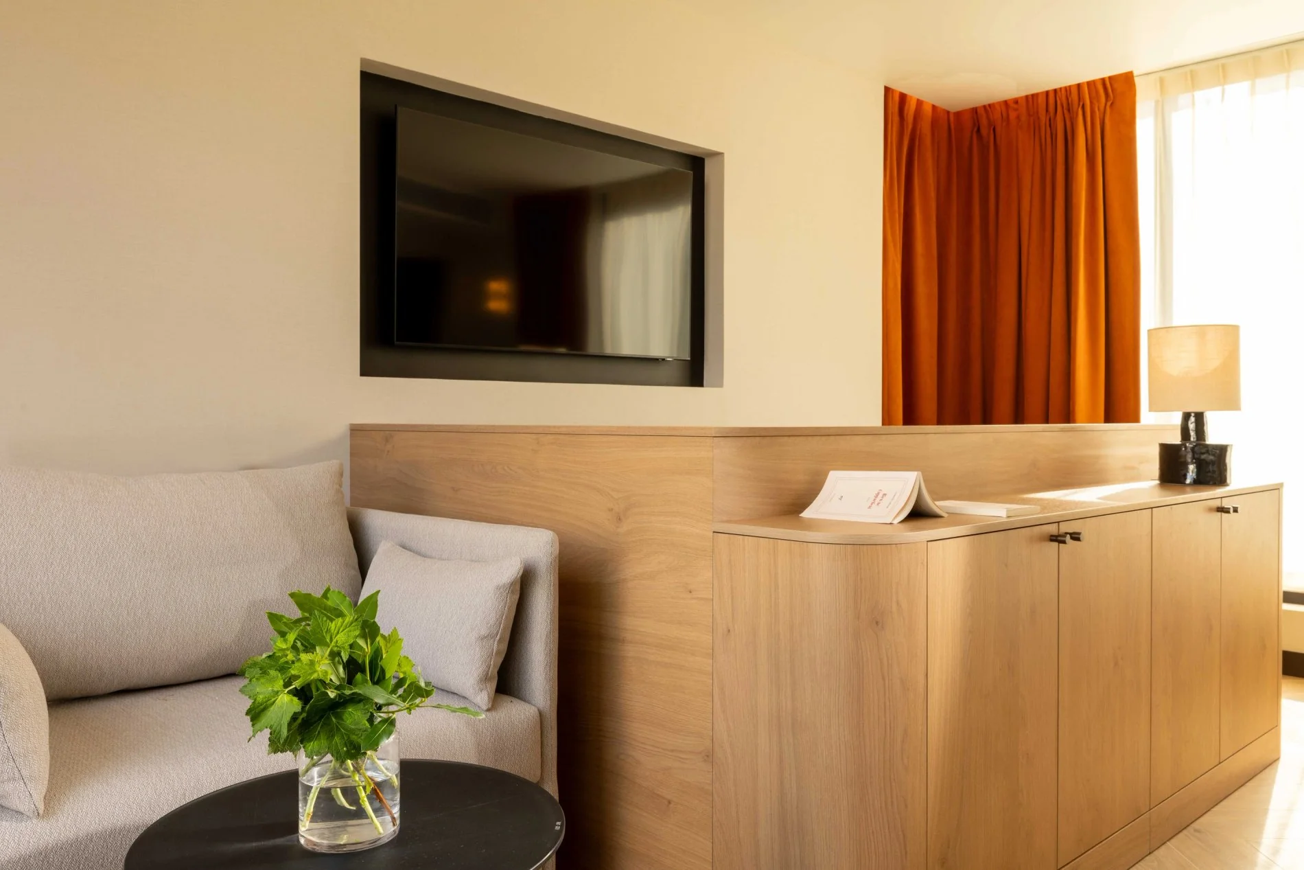 1b6aba58-fd7c-4571-9732-694026ff5839