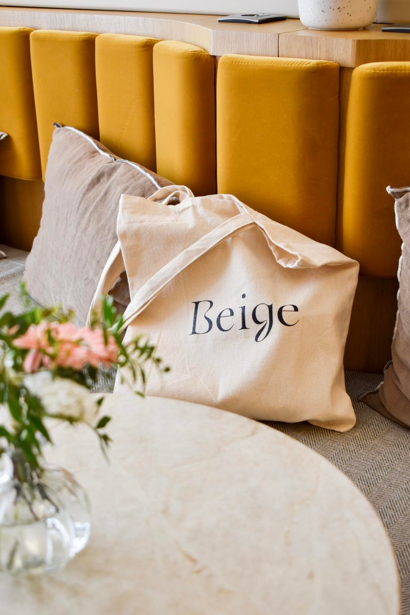 Hôtel Beige Tote bag