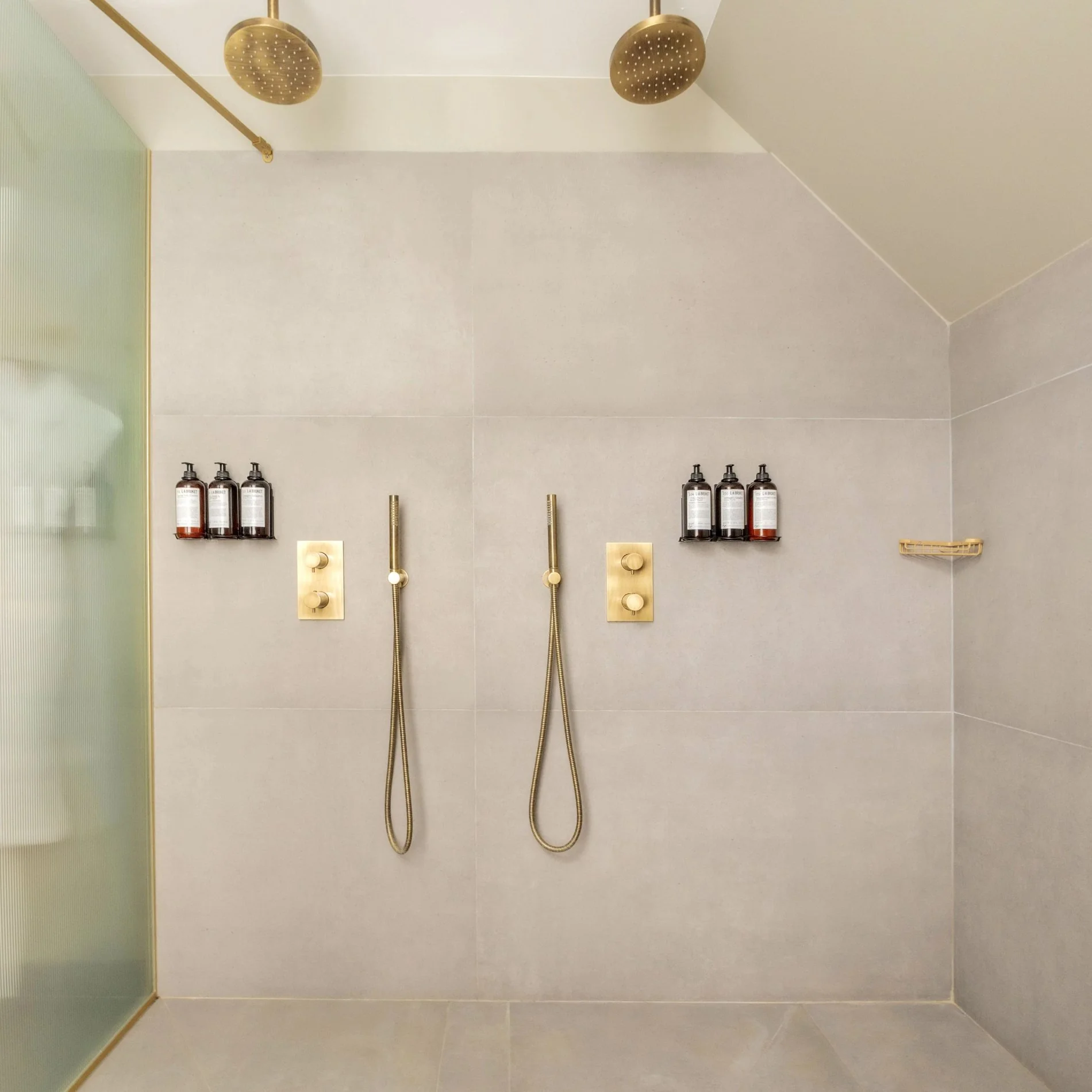 1c15846b-a779-49d5-afb0-f8efb60de092