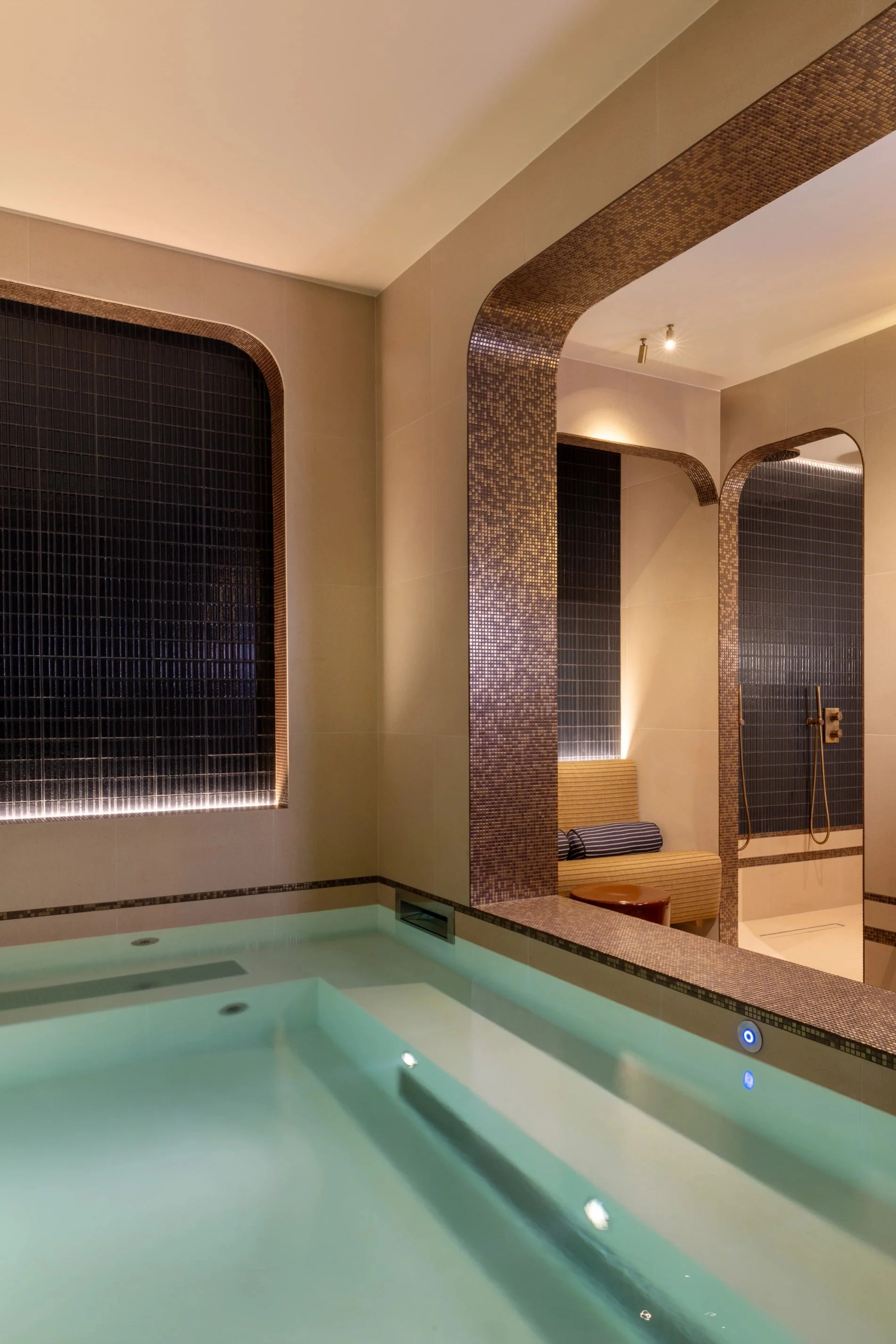 Hôtel Aoriste Spa Piscine Douche
