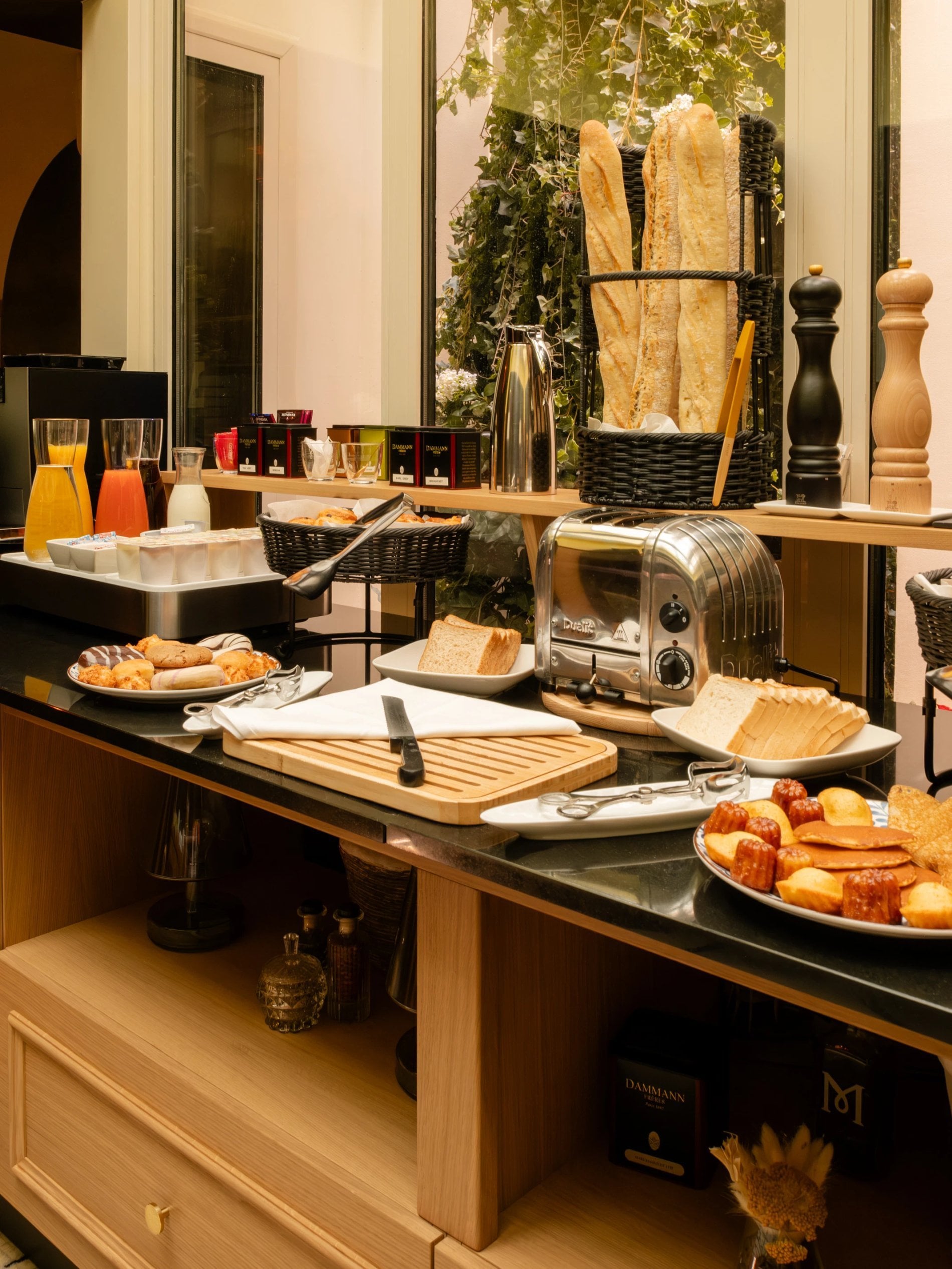 hotel 9 confidentiel paris marais petit dejeuner continental