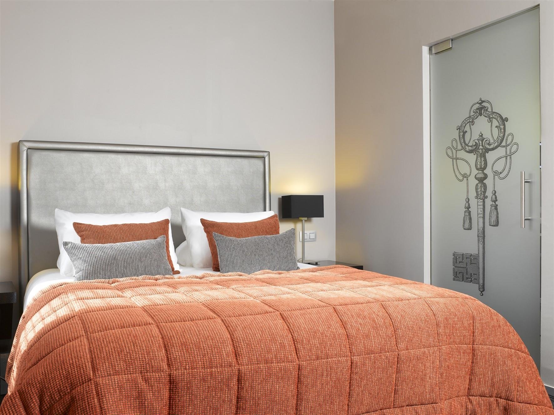 Chambre Cosy, chambre confort, hôtel historique, chambre avec salon, chambre avec bureau, chambre contemporaine