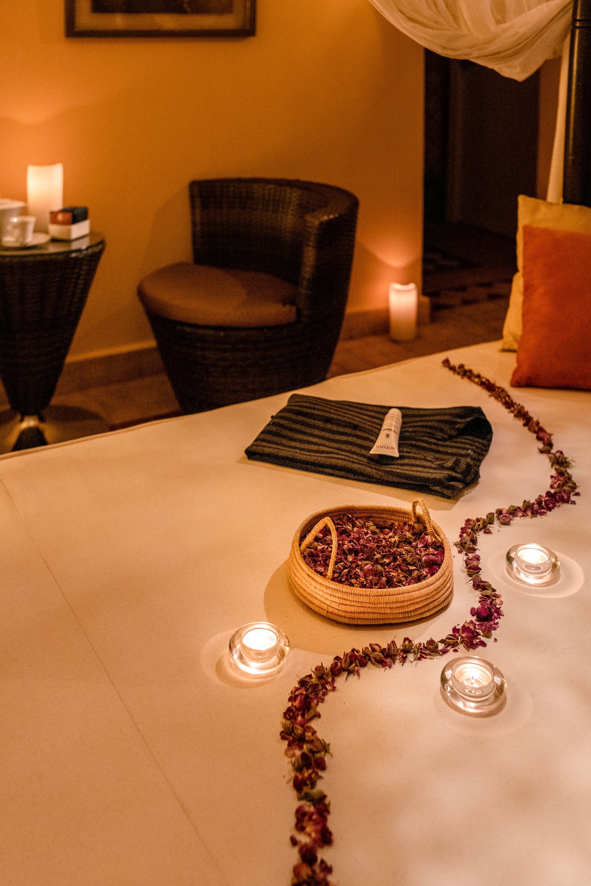 Salle de soins bien-être du Berbère Palace à Ouarzazate avec ambiance détente