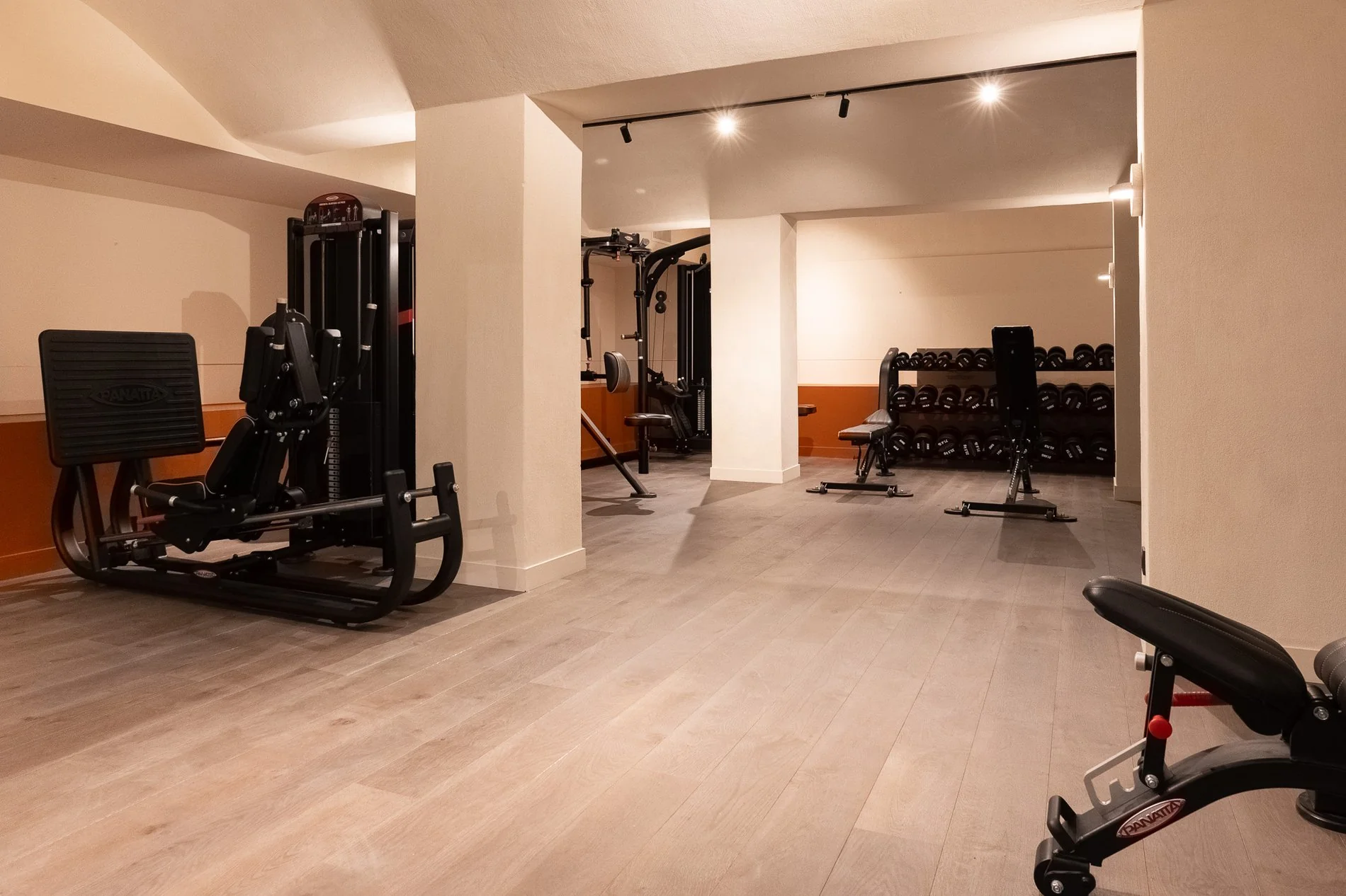 UNLIMITED CLUB | Salle de sport luxe Paris 8