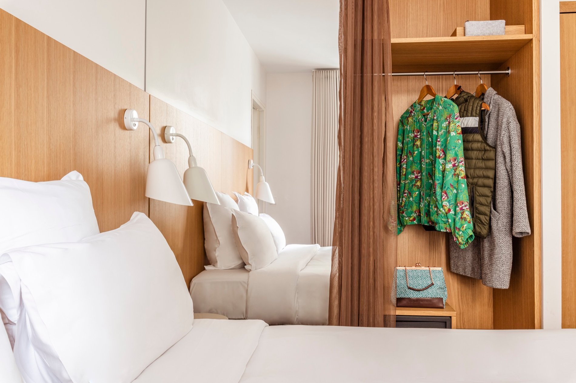 classic room 9 hotel Republique Paris