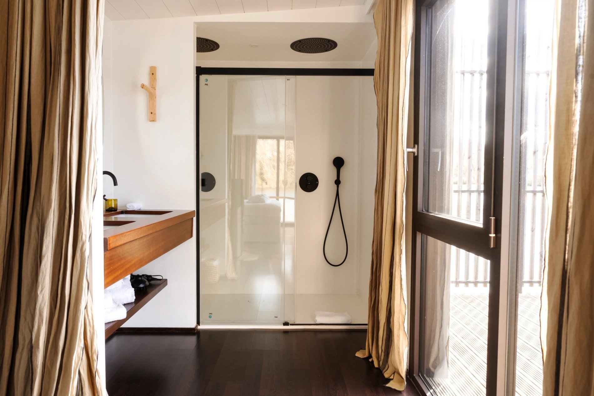 20e97a85-2605-4afd-b234-98736abfa8ae